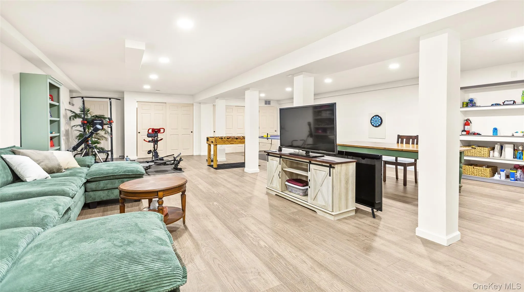 370 Country Road, Brookhaven, NY, 5 Bedrooms Bedrooms, 12 Rooms Rooms,3 BathroomsBathrooms,Residential,For Rent,Country,0,1023153 370 Country Road, Brookhaven, NY, 5 Bedrooms Bedrooms, 12 Rooms Rooms,3 BathroomsBathrooms,Residential,For Rent,Country,0,1023153