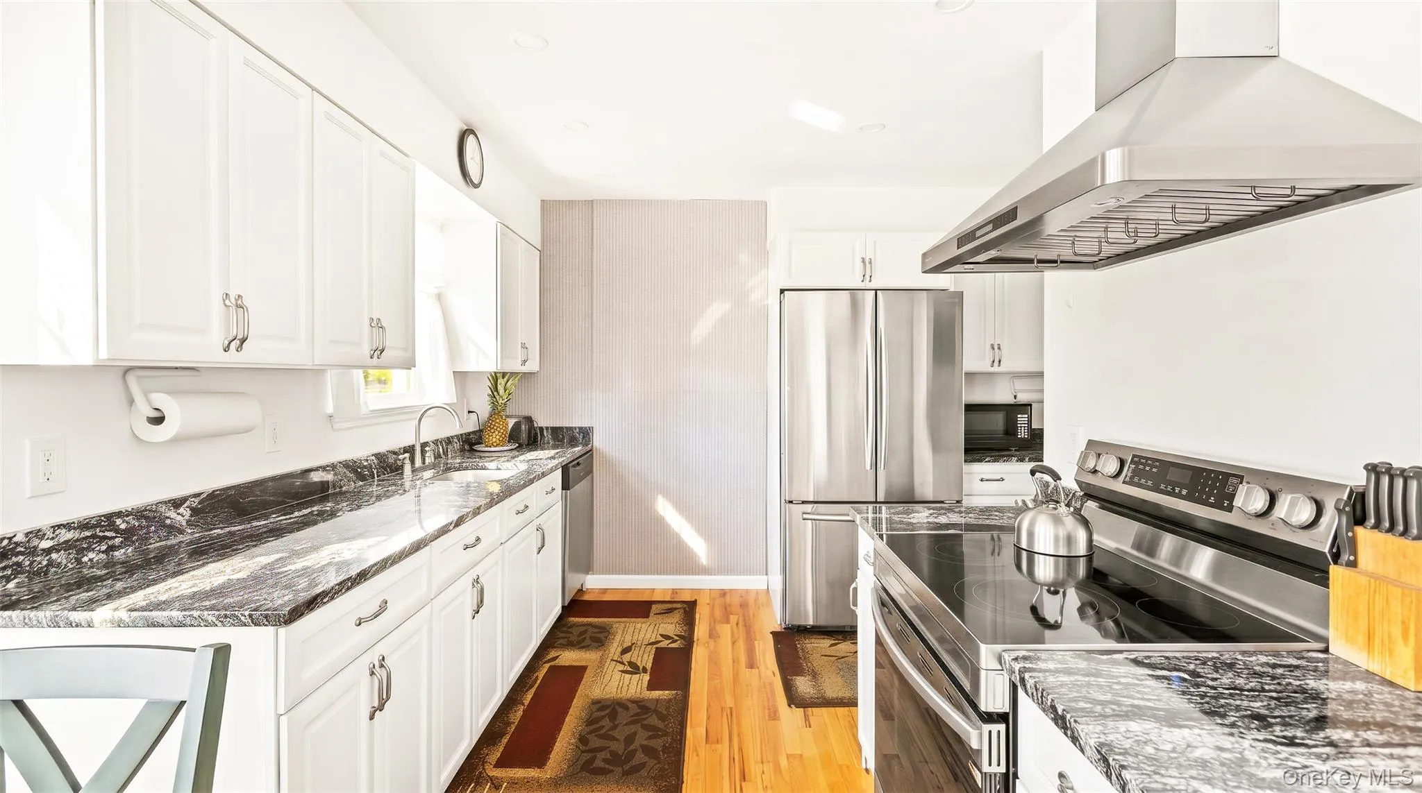 370 Country Road, Brookhaven, NY, 5 Bedrooms Bedrooms, 12 Rooms Rooms,3 BathroomsBathrooms,Residential,For Rent,Country,0,1023153 370 Country Road, Brookhaven, NY, 5 Bedrooms Bedrooms, 12 Rooms Rooms,3 BathroomsBathrooms,Residential,For Rent,Country,0,1023153