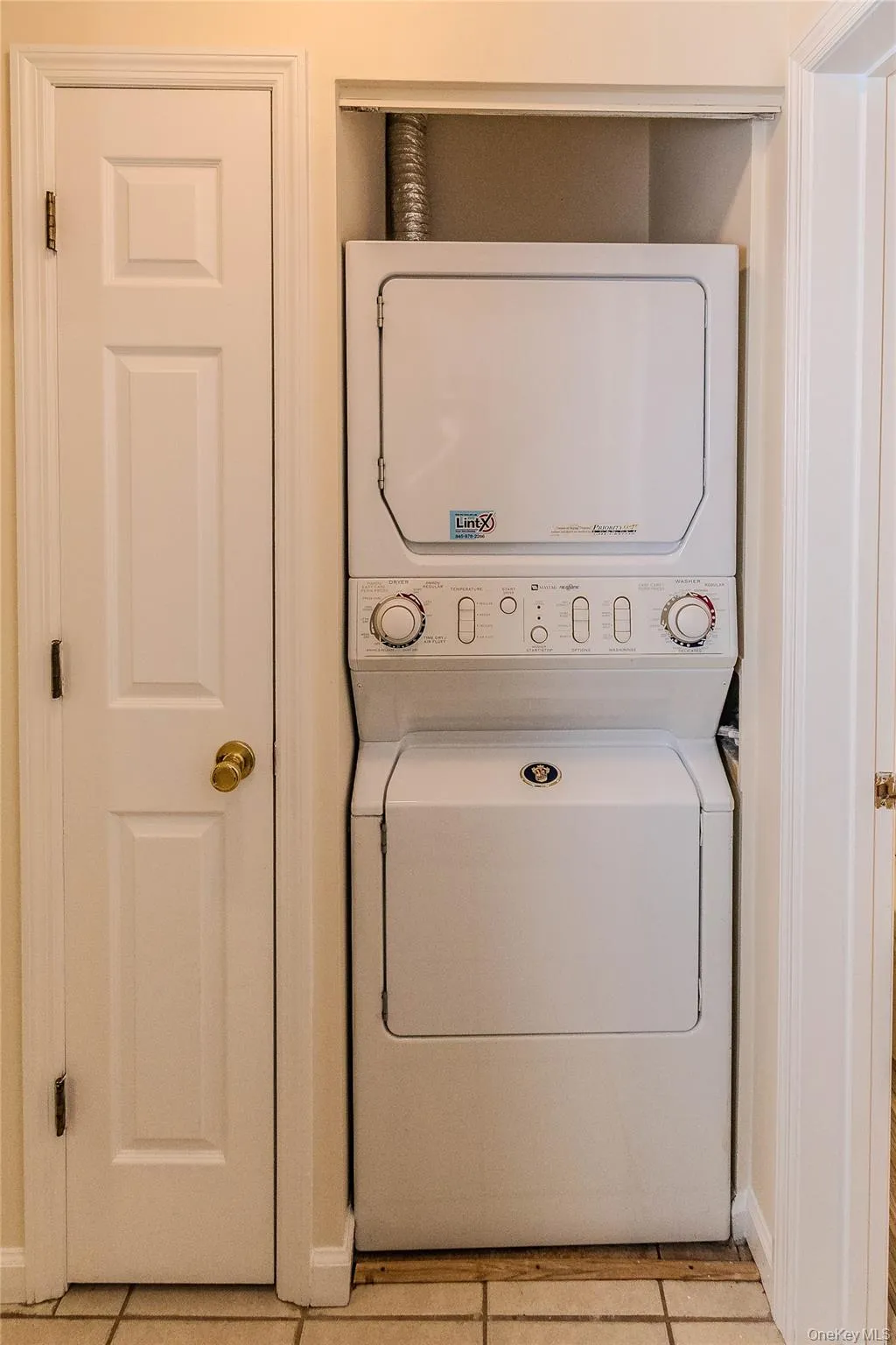 405 Bentley Court, Southeast, NY, 1 Bedroom Bedrooms, 6 Rooms Rooms,2 BathroomsBathrooms,Residential,For Rent,Bentley,0,1023154 405 Bentley Court, Southeast, NY, 1 Bedroom Bedrooms, 6 Rooms Rooms,2 BathroomsBathrooms,Residential,For Rent,Bentley,0,1023154