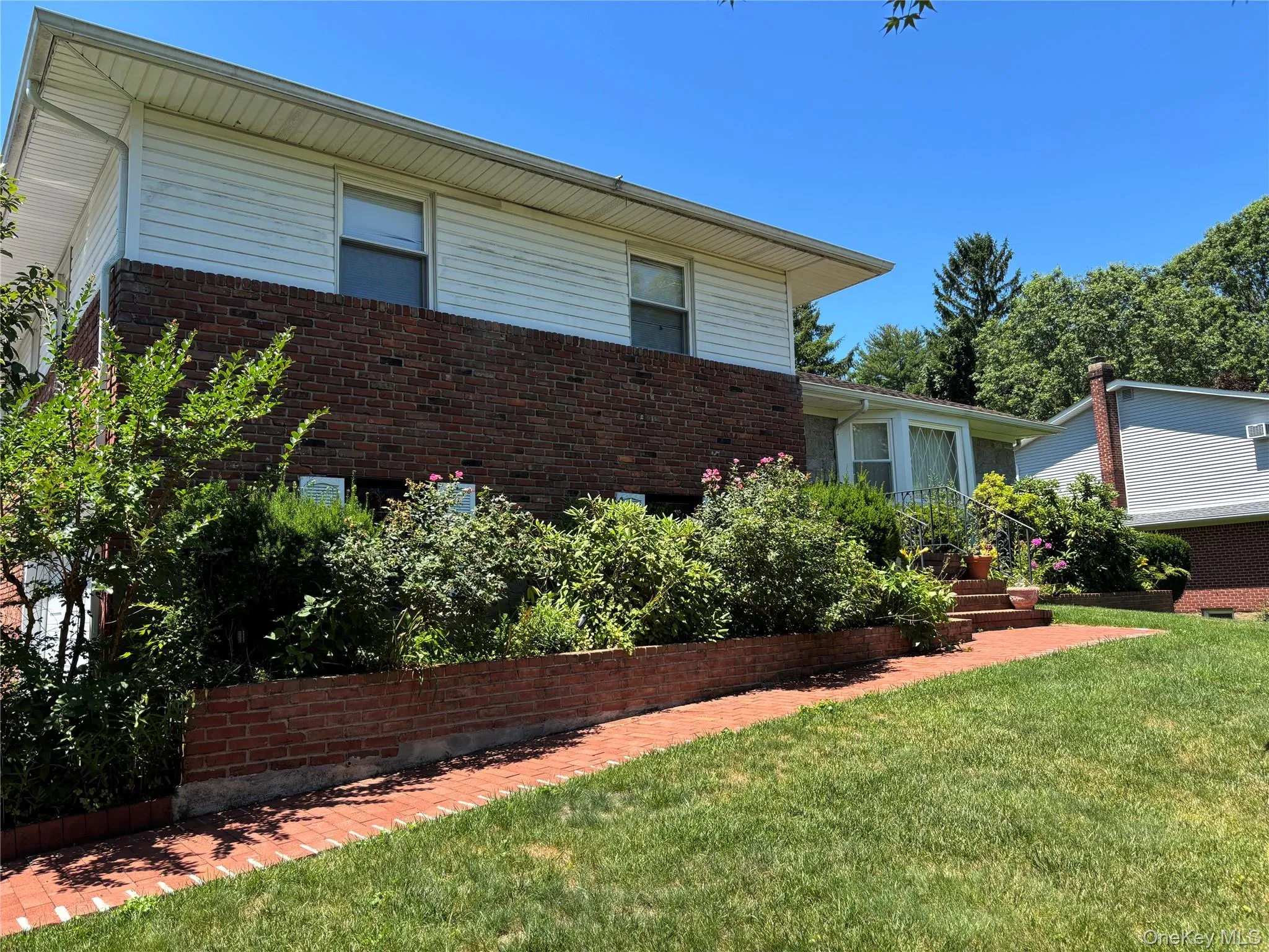 71 Willits Road, Glen Cove, NY, 3 Bedrooms Bedrooms, 8 Rooms Rooms,2 BathroomsBathrooms,Residential,For Rent,Willits,0,1023160 71 Willits Road, Glen Cove, NY, 3 Bedrooms Bedrooms, 8 Rooms Rooms,2 BathroomsBathrooms,Residential,For Rent,Willits,0,1023160