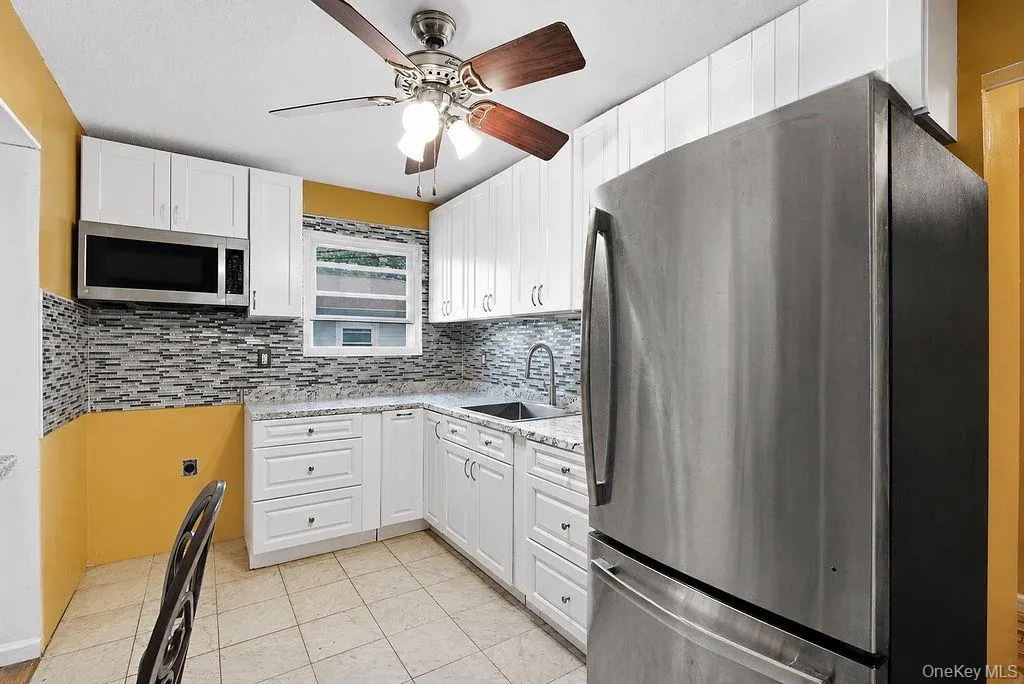 218 Montana Avenue, Islip, NY, 6 Bedrooms Bedrooms, 9 Rooms Rooms,3 BathroomsBathrooms,Residential,For Rent,Montana,0,1023167 218 Montana Avenue, Islip, NY, 6 Bedrooms Bedrooms, 9 Rooms Rooms,3 BathroomsBathrooms,Residential,For Rent,Montana,0,1023167