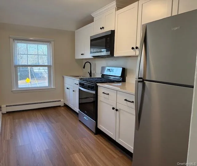 48 Resevior Avenue, Huntington, NY, 1 Bedroom Bedrooms, 3 Rooms Rooms,1 BathroomBathrooms,Residential Lease,For Rent,Resevior,0,1023169 48 Resevior Avenue, Huntington, NY, 1 Bedroom Bedrooms, 3 Rooms Rooms,1 BathroomBathrooms,Residential Lease,For Rent,Resevior,0,1023169