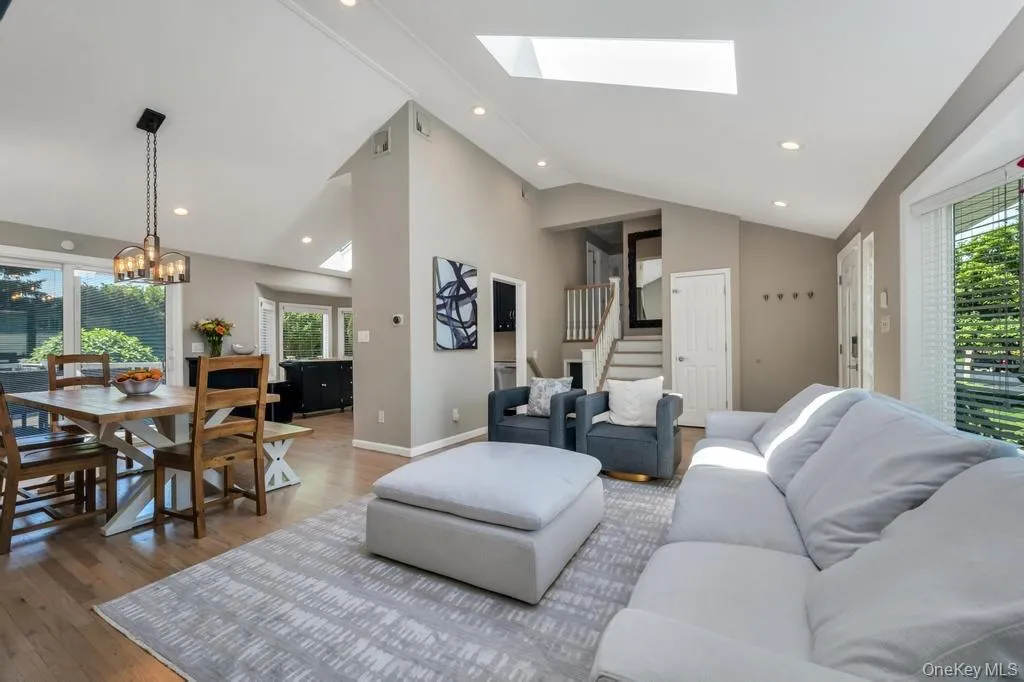105 Ernest Street, Oyster Bay, NY, 3 Bedrooms Bedrooms, 7 Rooms Rooms,2 BathroomsBathrooms,Residential,For Rent,Ernest,0,1023171 105 Ernest Street, Oyster Bay, NY, 3 Bedrooms Bedrooms, 7 Rooms Rooms,2 BathroomsBathrooms,Residential,For Rent,Ernest,0,1023171