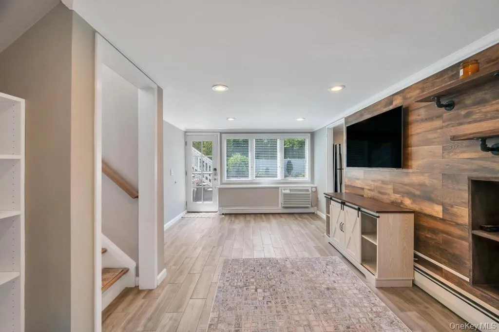 105 Ernest Street, Oyster Bay, NY, 3 Bedrooms Bedrooms, 7 Rooms Rooms,2 BathroomsBathrooms,Residential,For Rent,Ernest,0,1023171 105 Ernest Street, Oyster Bay, NY, 3 Bedrooms Bedrooms, 7 Rooms Rooms,2 BathroomsBathrooms,Residential,For Rent,Ernest,0,1023171