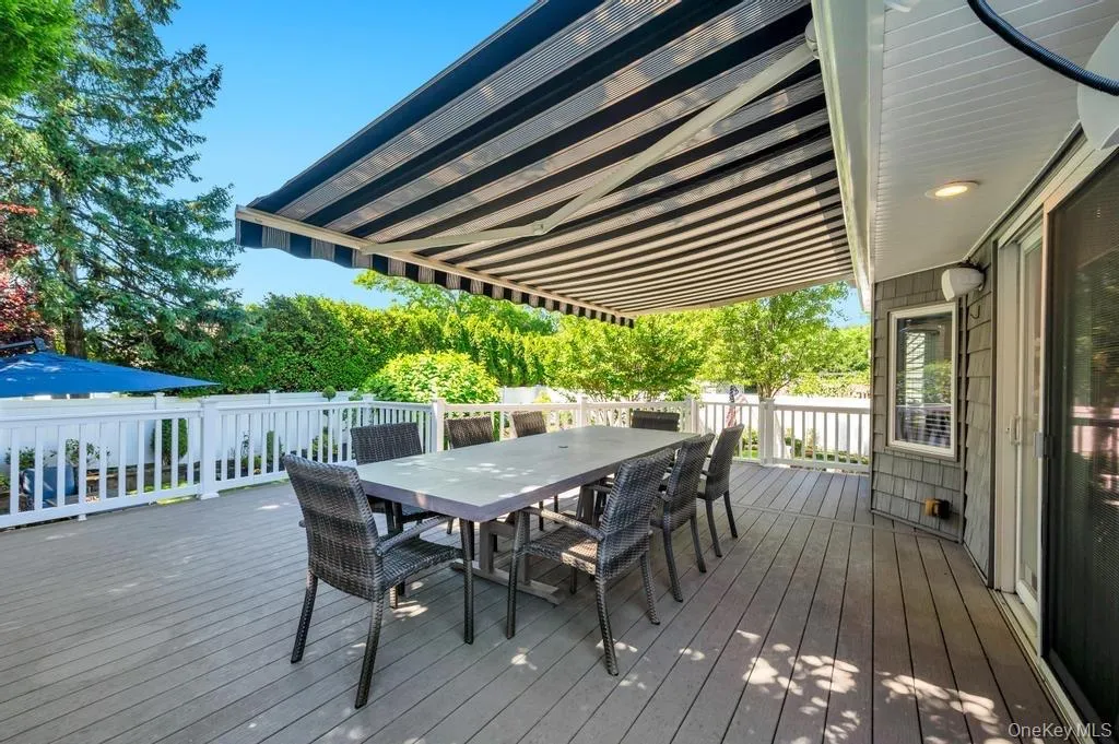 105 Ernest Street, Oyster Bay, NY, 3 Bedrooms Bedrooms, 7 Rooms Rooms,2 BathroomsBathrooms,Residential,For Rent,Ernest,0,1023171 105 Ernest Street, Oyster Bay, NY, 3 Bedrooms Bedrooms, 7 Rooms Rooms,2 BathroomsBathrooms,Residential,For Rent,Ernest,0,1023171