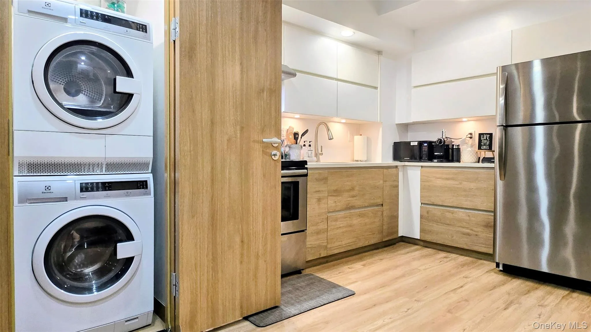 131-11 Fowler Avenue, New York, NY, 1 Bedroom Bedrooms, 4 Rooms Rooms,1 BathroomBathrooms,Residential,For Rent,Fowler,0,1023172 131-11 Fowler Avenue, New York, NY, 1 Bedroom Bedrooms, 4 Rooms Rooms,1 BathroomBathrooms,Residential,For Rent,Fowler,0,1023172