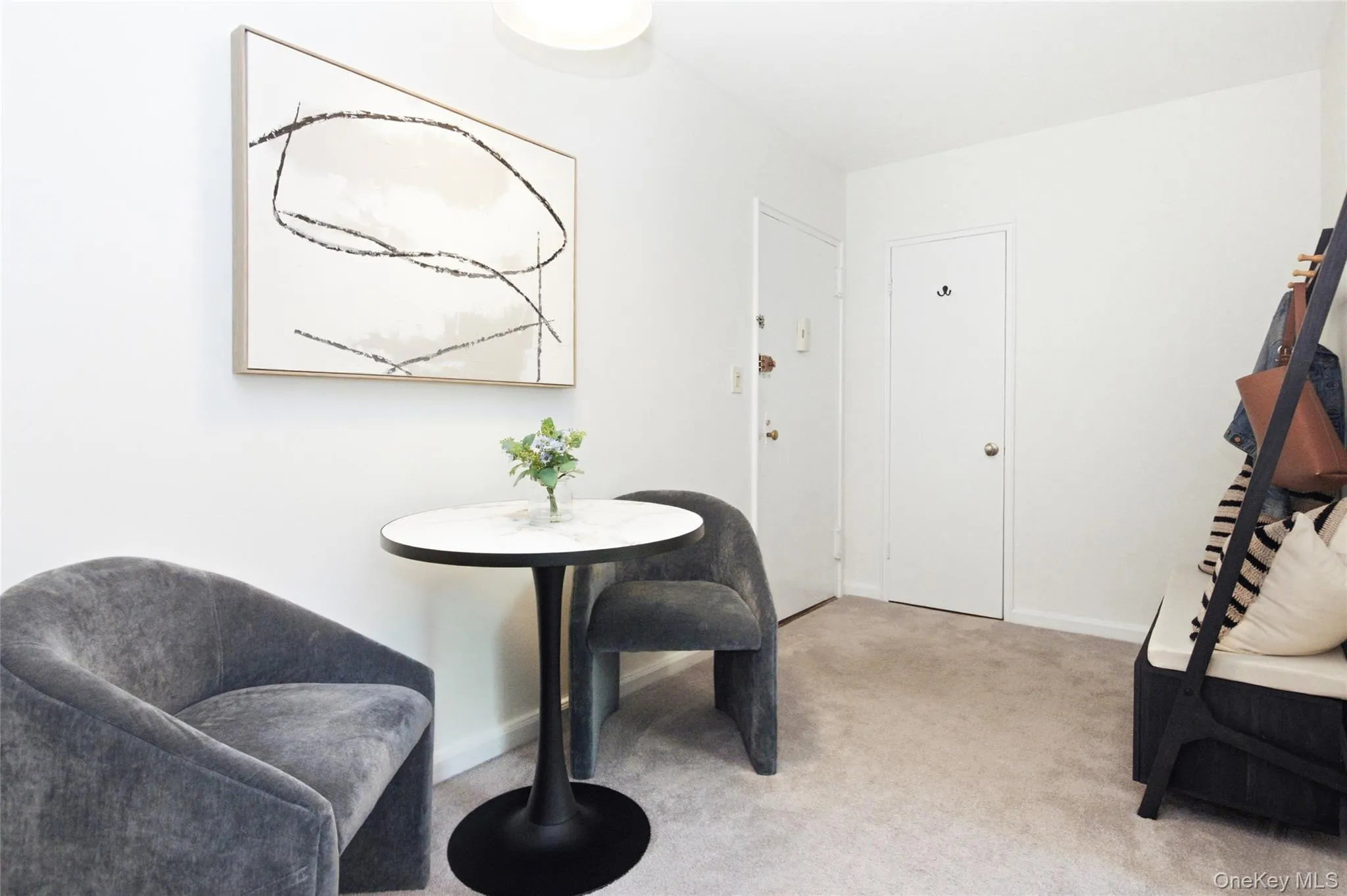 Bright and inviting foyer with generous space to welcome guests and connect seamlessly to the home's living spaces. Bright and inviting foyer with generous space to welcome guests and connect seamlessly to the home's living spaces.
