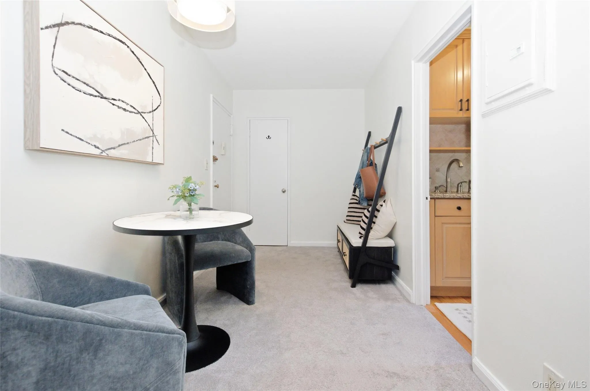 Spacious entryway offering an open view into the home's comfortable living areas and kitchen beyond. Spacious entryway offering an open view into the home's comfortable living areas and kitchen beyond.
