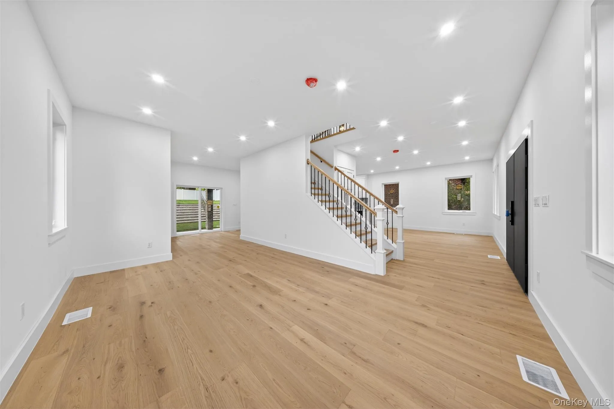 8366 Charlecote Ridge, New York, NY, 3 Bedrooms Bedrooms, 7 Rooms Rooms,4 BathroomsBathrooms,Residential,For Rent,Charlecote,0,1023182 8366 Charlecote Ridge, New York, NY, 3 Bedrooms Bedrooms, 7 Rooms Rooms,4 BathroomsBathrooms,Residential,For Rent,Charlecote,0,1023182