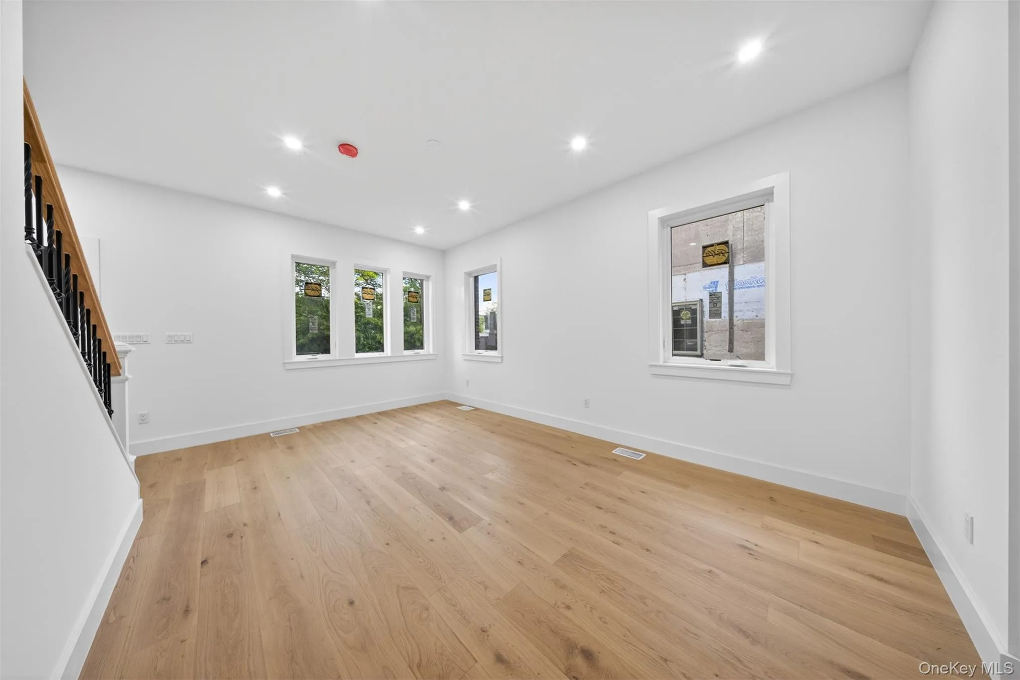 8366 Charlecote Ridge, New York, NY, 3 Bedrooms Bedrooms, 7 Rooms Rooms,4 BathroomsBathrooms,Residential,For Rent,Charlecote,0,1023182 8366 Charlecote Ridge, New York, NY, 3 Bedrooms Bedrooms, 7 Rooms Rooms,4 BathroomsBathrooms,Residential,For Rent,Charlecote,0,1023182