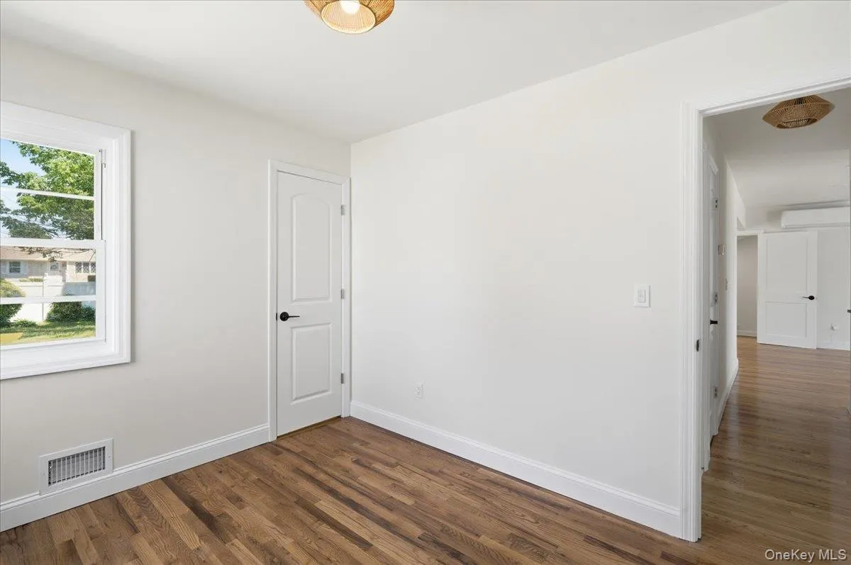 25 Lois Lane, Oyster Bay, NY, 4 Bedrooms Bedrooms, 8 Rooms Rooms,3 BathroomsBathrooms,Residential,For Rent,Lois,0,1023197 25 Lois Lane, Oyster Bay, NY, 4 Bedrooms Bedrooms, 8 Rooms Rooms,3 BathroomsBathrooms,Residential,For Rent,Lois,0,1023197