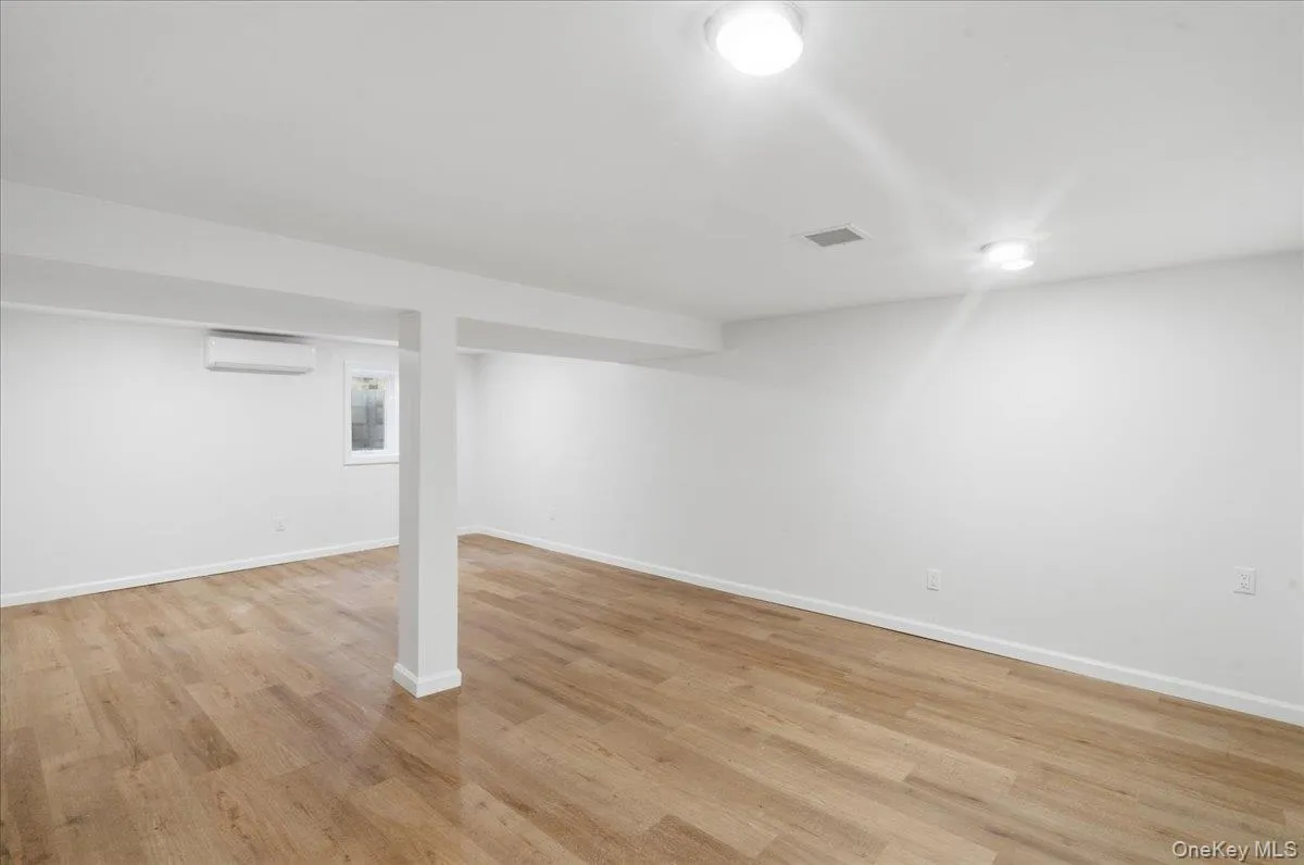 25 Lois Lane, Oyster Bay, NY, 4 Bedrooms Bedrooms, 8 Rooms Rooms,3 BathroomsBathrooms,Residential,For Rent,Lois,0,1023197 25 Lois Lane, Oyster Bay, NY, 4 Bedrooms Bedrooms, 8 Rooms Rooms,3 BathroomsBathrooms,Residential,For Rent,Lois,0,1023197