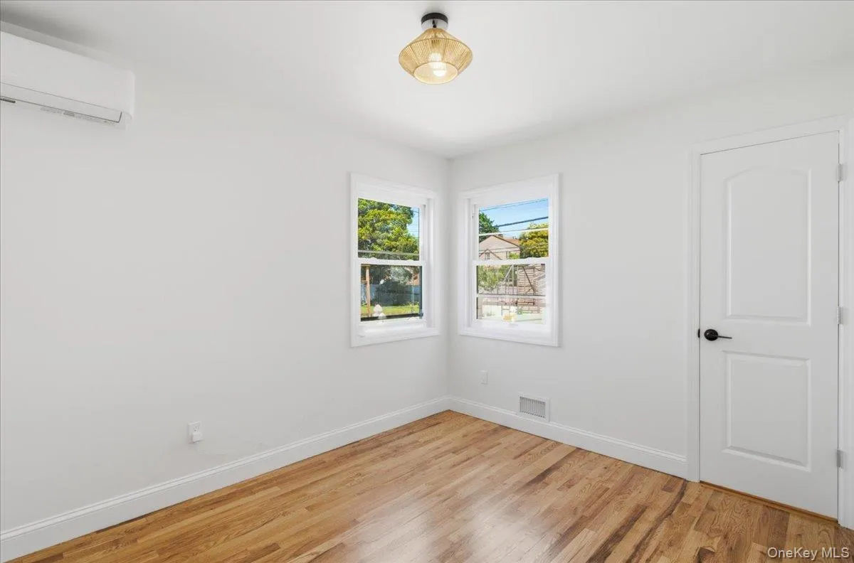 25 Lois Lane, Oyster Bay, NY, 4 Bedrooms Bedrooms, 8 Rooms Rooms,3 BathroomsBathrooms,Residential,For Rent,Lois,0,1023197 25 Lois Lane, Oyster Bay, NY, 4 Bedrooms Bedrooms, 8 Rooms Rooms,3 BathroomsBathrooms,Residential,For Rent,Lois,0,1023197