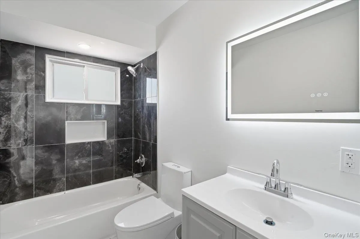 25 Lois Lane, Oyster Bay, NY, 4 Bedrooms Bedrooms, 8 Rooms Rooms,3 BathroomsBathrooms,Residential,For Rent,Lois,0,1023197 25 Lois Lane, Oyster Bay, NY, 4 Bedrooms Bedrooms, 8 Rooms Rooms,3 BathroomsBathrooms,Residential,For Rent,Lois,0,1023197