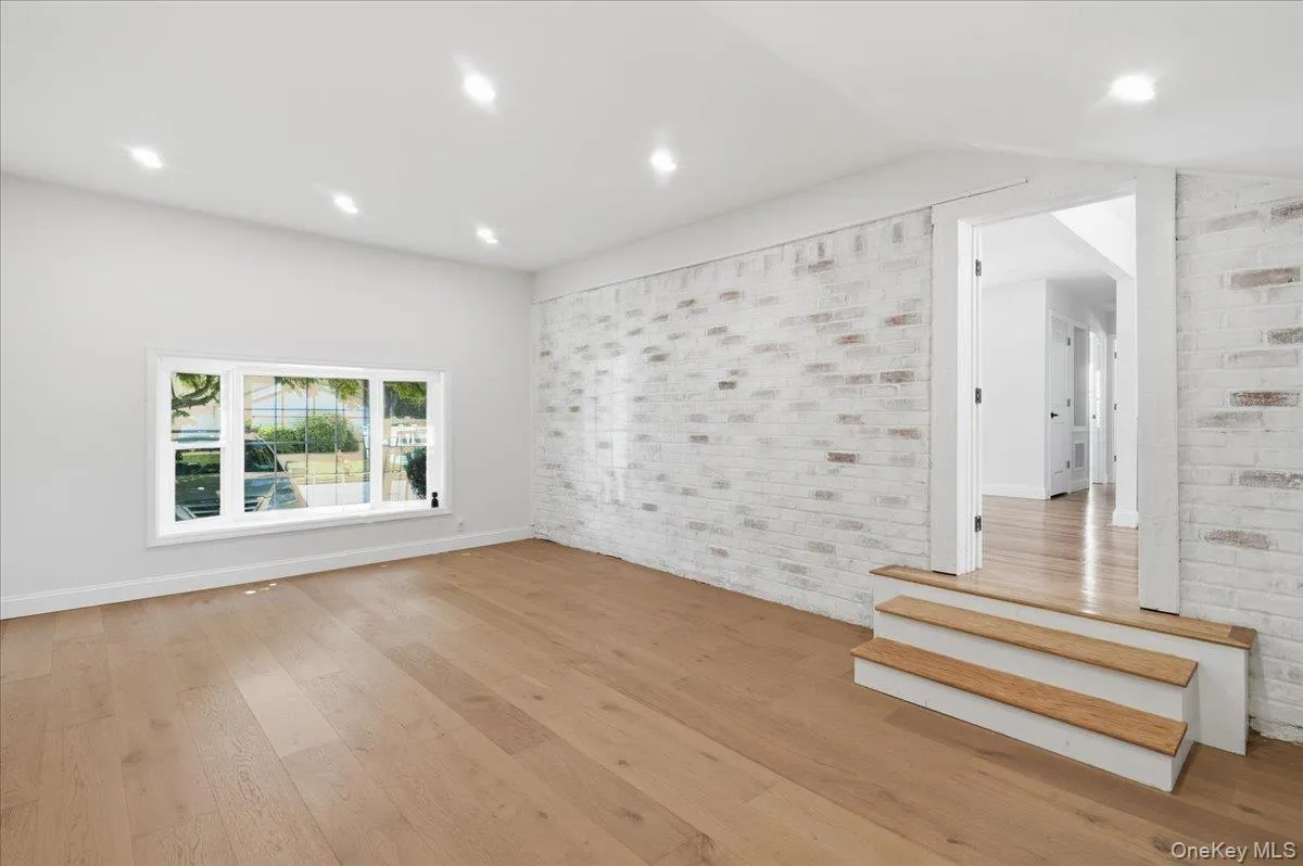 Family room or extra bedroom Family room or extra bedroom