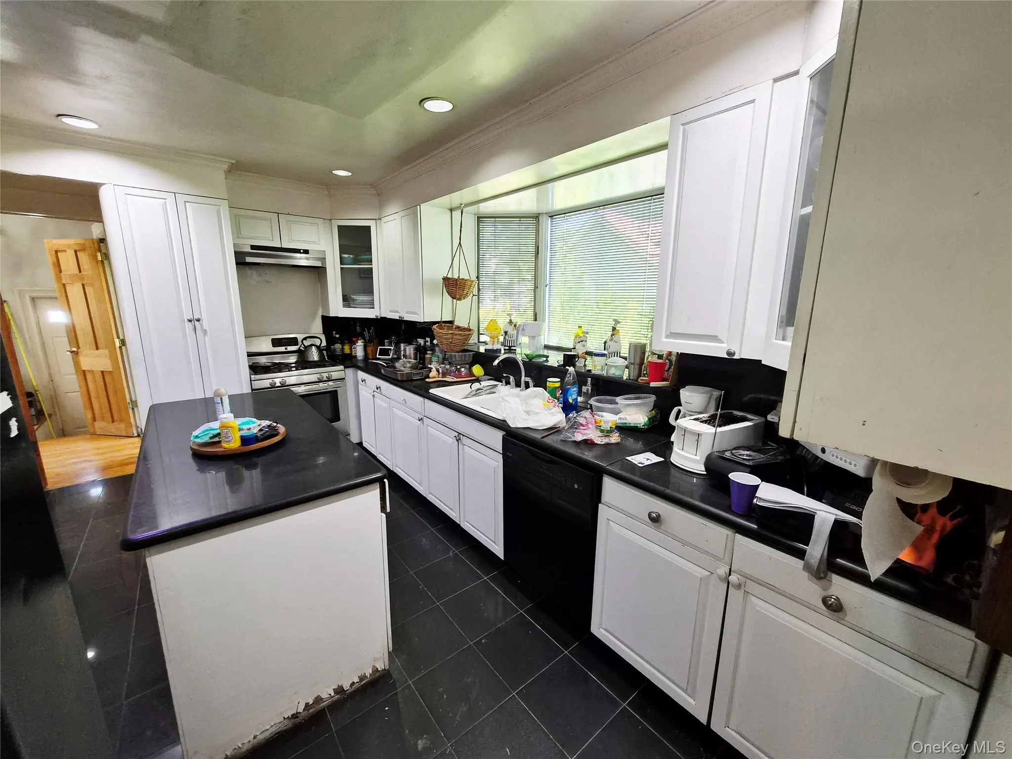 19404 110th Road, New York, NY, 5 Bedrooms Bedrooms, 11 Rooms Rooms,5 BathroomsBathrooms,Residential,For Rent,110th,0,1023198 19404 110th Road, New York, NY, 5 Bedrooms Bedrooms, 11 Rooms Rooms,5 BathroomsBathrooms,Residential,For Rent,110th,0,1023198