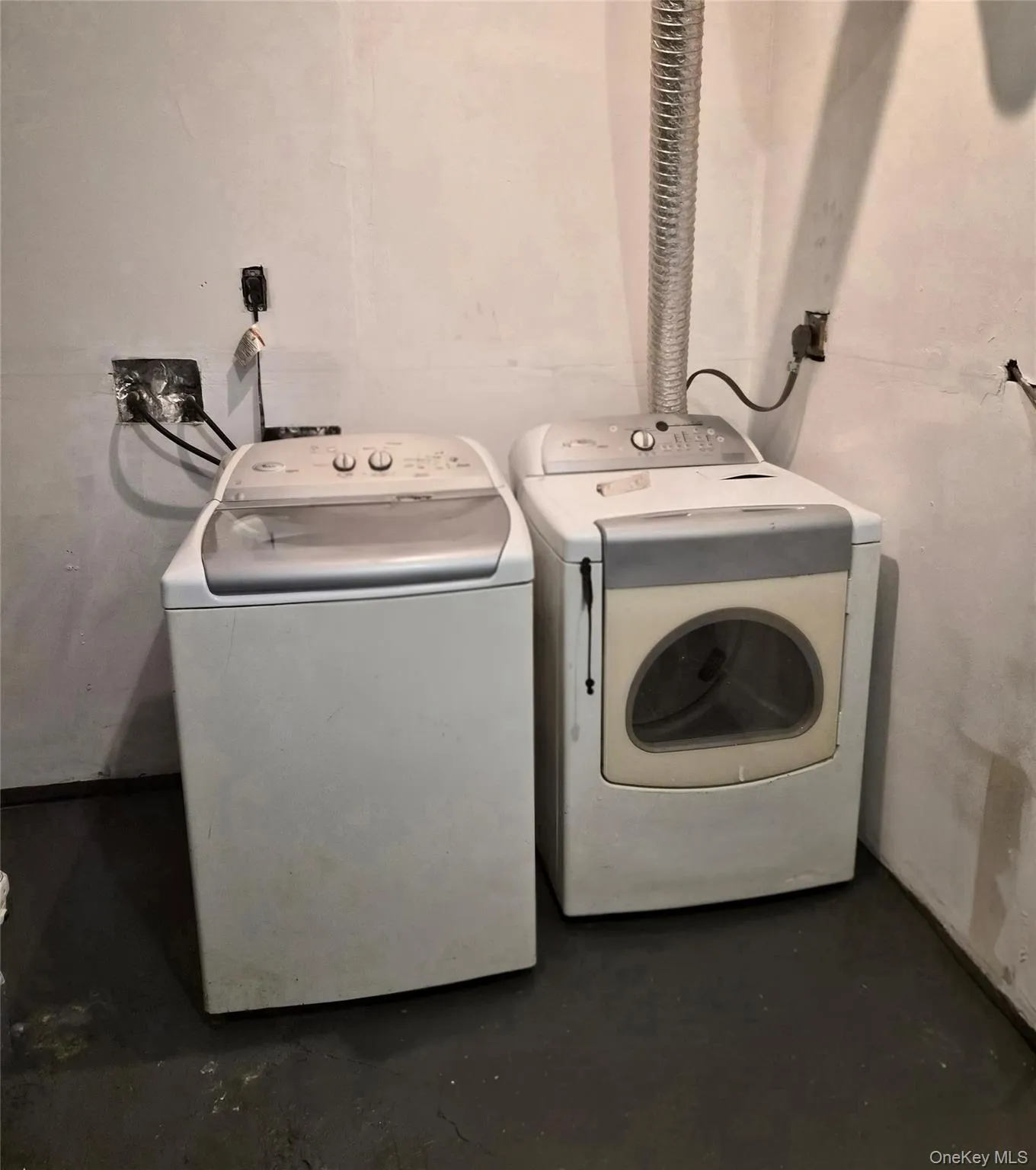 19404 110th Road, New York, NY, 5 Bedrooms Bedrooms, 11 Rooms Rooms,5 BathroomsBathrooms,Residential,For Rent,110th,0,1023198 19404 110th Road, New York, NY, 5 Bedrooms Bedrooms, 11 Rooms Rooms,5 BathroomsBathrooms,Residential,For Rent,110th,0,1023198
