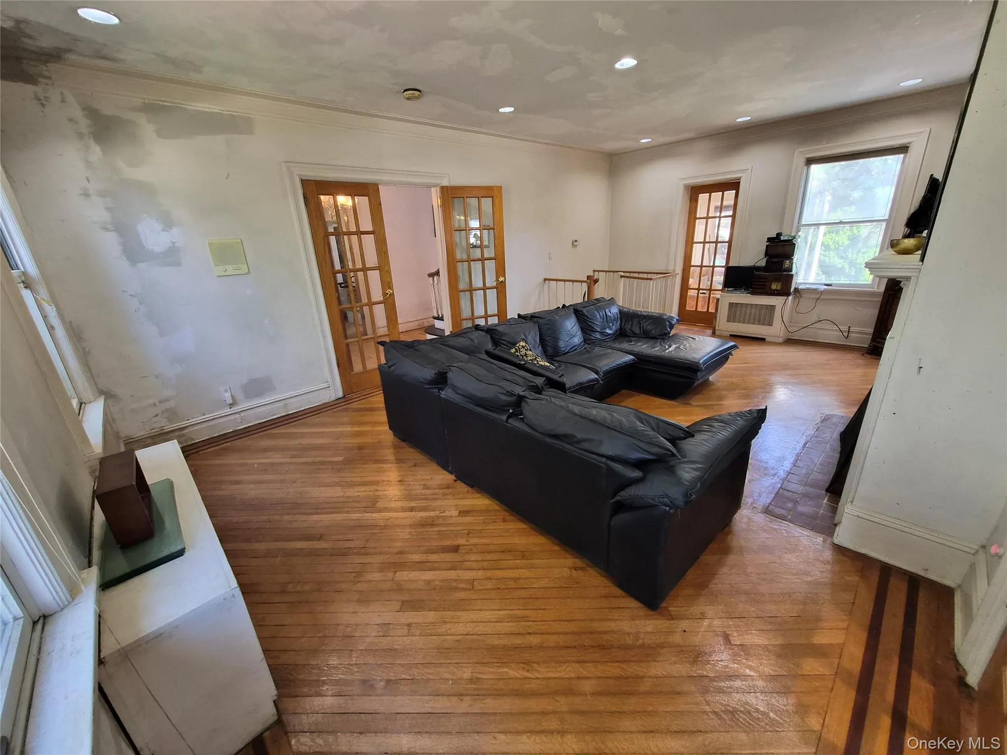 19404 110th Road, New York, NY, 5 Bedrooms Bedrooms, 11 Rooms Rooms,5 BathroomsBathrooms,Residential,For Rent,110th,0,1023198 19404 110th Road, New York, NY, 5 Bedrooms Bedrooms, 11 Rooms Rooms,5 BathroomsBathrooms,Residential,For Rent,110th,0,1023198