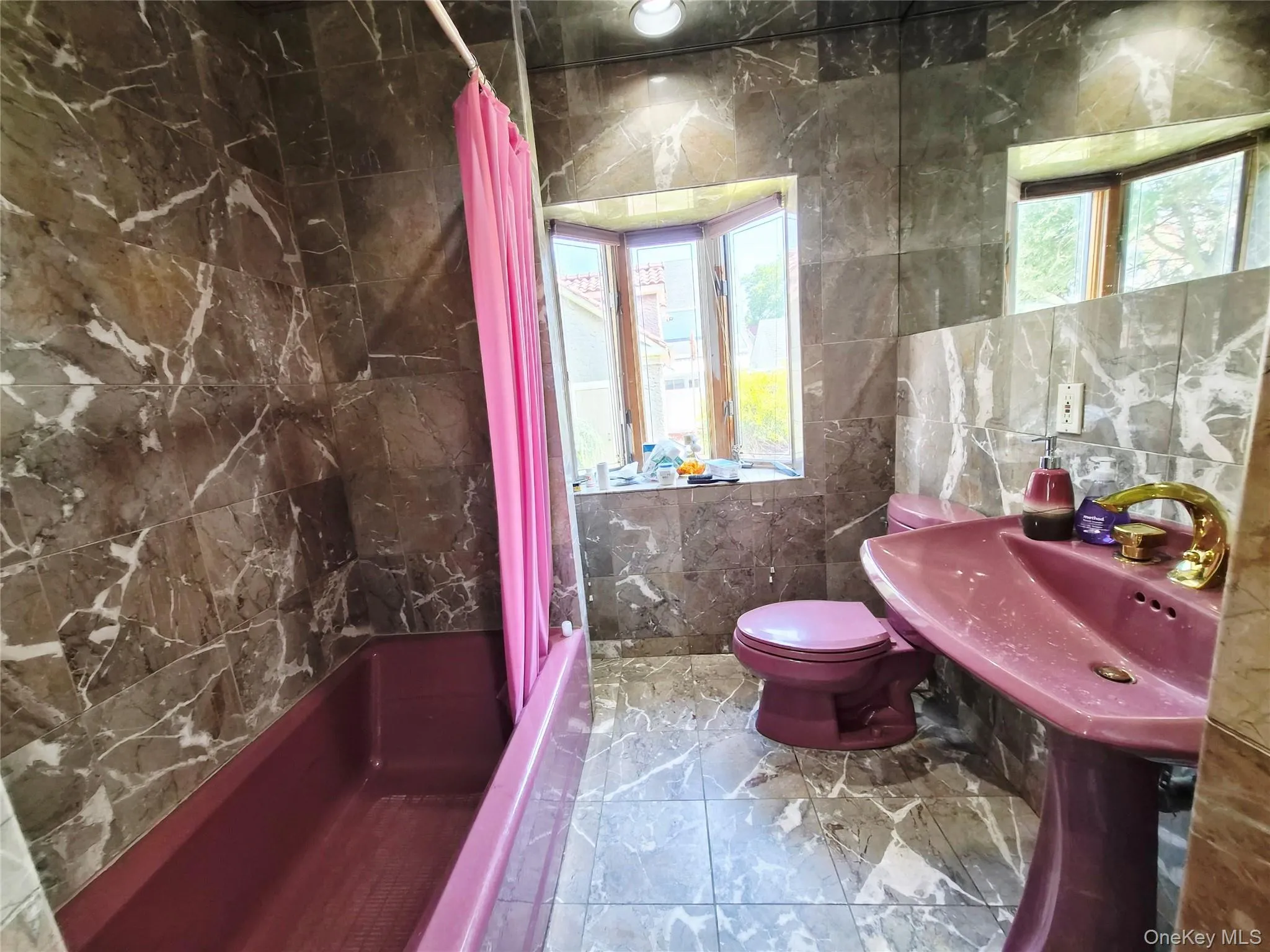 19404 110th Road, New York, NY, 5 Bedrooms Bedrooms, 11 Rooms Rooms,5 BathroomsBathrooms,Residential,For Rent,110th,0,1023198 19404 110th Road, New York, NY, 5 Bedrooms Bedrooms, 11 Rooms Rooms,5 BathroomsBathrooms,Residential,For Rent,110th,0,1023198