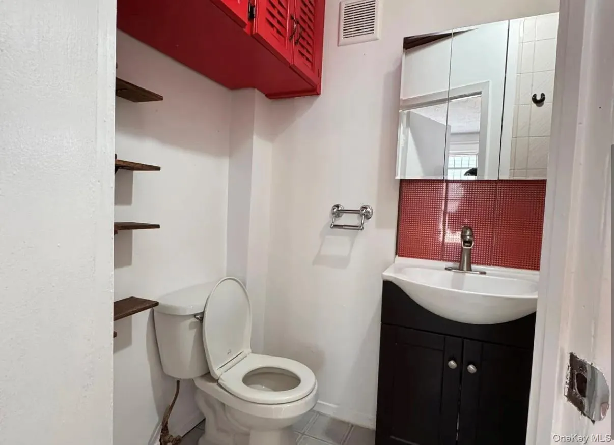 9311 Foster Avenue, New York, NY, 2 Bedrooms Bedrooms, 5 Rooms Rooms,1 BathroomBathrooms,Residential Lease,For Rent,Foster,0,1023199 9311 Foster Avenue, New York, NY, 2 Bedrooms Bedrooms, 5 Rooms Rooms,1 BathroomBathrooms,Residential Lease,For Rent,Foster,0,1023199