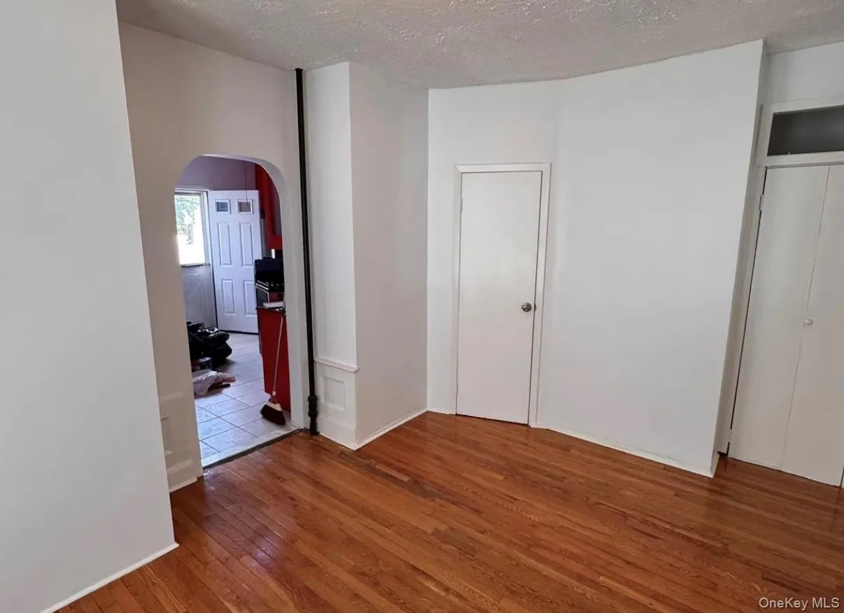 9311 Foster Avenue, New York, NY, 2 Bedrooms Bedrooms, 5 Rooms Rooms,1 BathroomBathrooms,Residential Lease,For Rent,Foster,0,1023199 9311 Foster Avenue, New York, NY, 2 Bedrooms Bedrooms, 5 Rooms Rooms,1 BathroomBathrooms,Residential Lease,For Rent,Foster,0,1023199