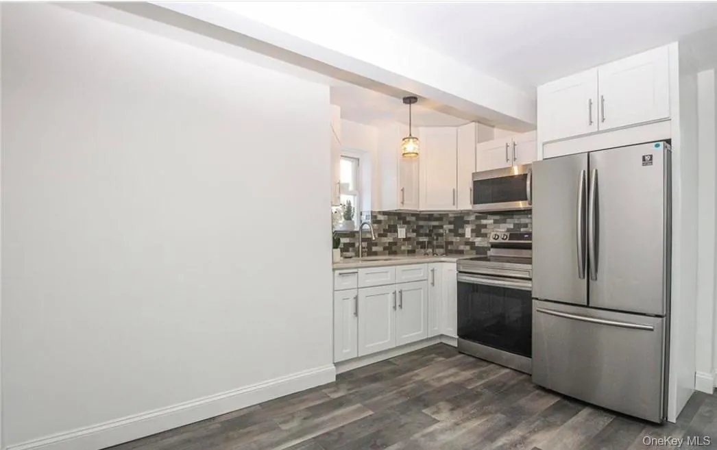 3088 Heath Avenue, New York, NY, 3 Bedrooms Bedrooms, 8 Rooms Rooms,2 BathroomsBathrooms,Residential,For Rent,Heath,0,1023200 3088 Heath Avenue, New York, NY, 3 Bedrooms Bedrooms, 8 Rooms Rooms,2 BathroomsBathrooms,Residential,For Rent,Heath,0,1023200
