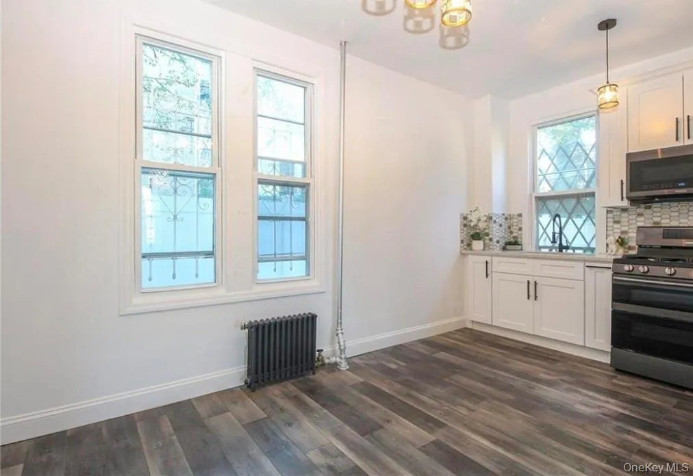 3088 Heath Avenue, New York, NY, 3 Bedrooms Bedrooms, 8 Rooms Rooms,2 BathroomsBathrooms,Residential,For Rent,Heath,0,1023200 3088 Heath Avenue, New York, NY, 3 Bedrooms Bedrooms, 8 Rooms Rooms,2 BathroomsBathrooms,Residential,For Rent,Heath,0,1023200