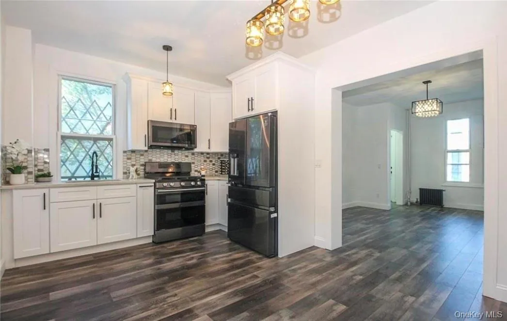 3088 Heath Avenue, New York, NY, 3 Bedrooms Bedrooms, 8 Rooms Rooms,2 BathroomsBathrooms,Residential,For Rent,Heath,0,1023200 3088 Heath Avenue, New York, NY, 3 Bedrooms Bedrooms, 8 Rooms Rooms,2 BathroomsBathrooms,Residential,For Rent,Heath,0,1023200