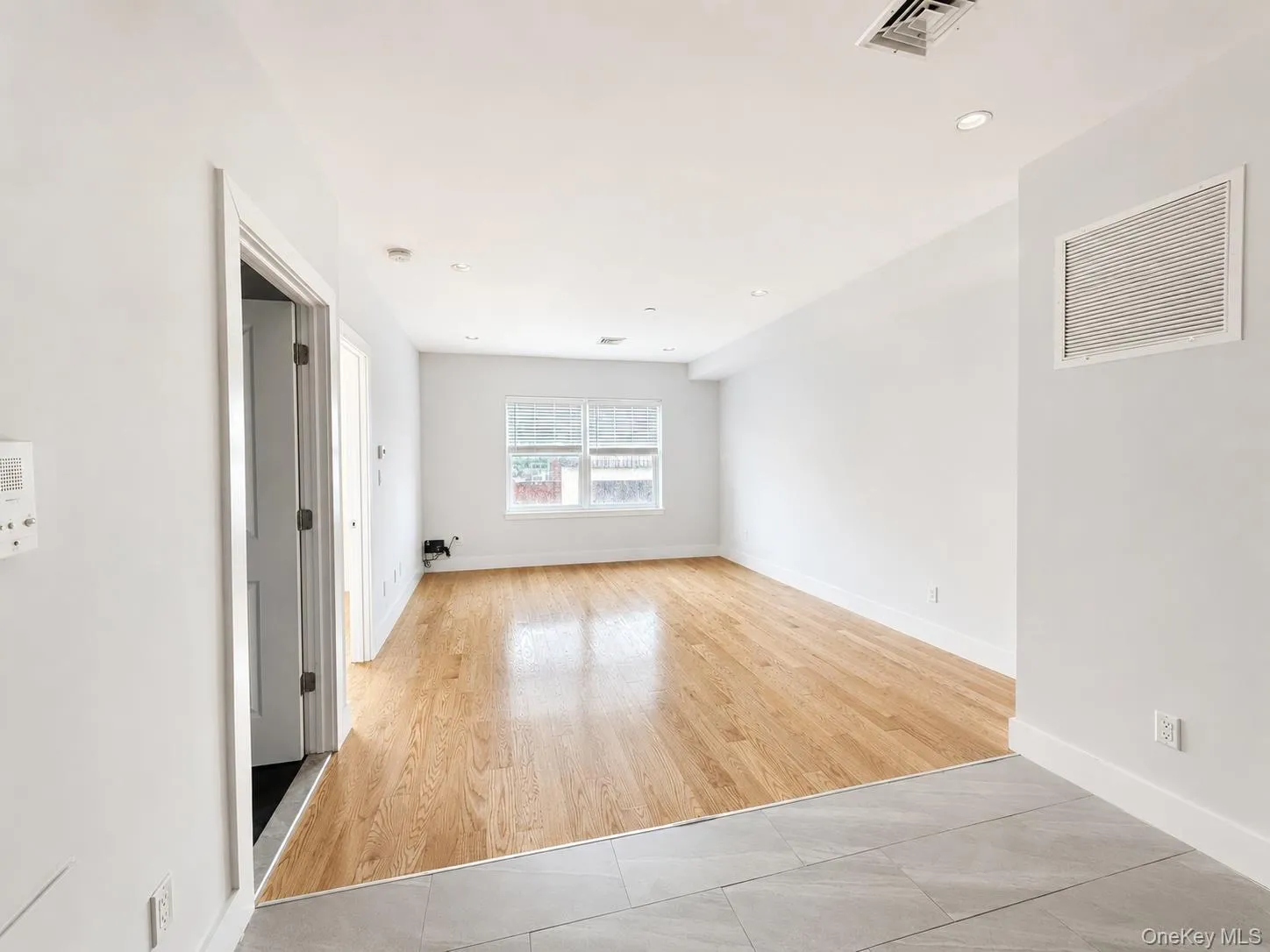 4218 bell Boulevard, New York, NY, 1 Bedroom Bedrooms, 3 Rooms Rooms,1 BathroomBathrooms,Residential Lease,For Rent,bell,0,1023202 4218 bell Boulevard, New York, NY, 1 Bedroom Bedrooms, 3 Rooms Rooms,1 BathroomBathrooms,Residential Lease,For Rent,bell,0,1023202