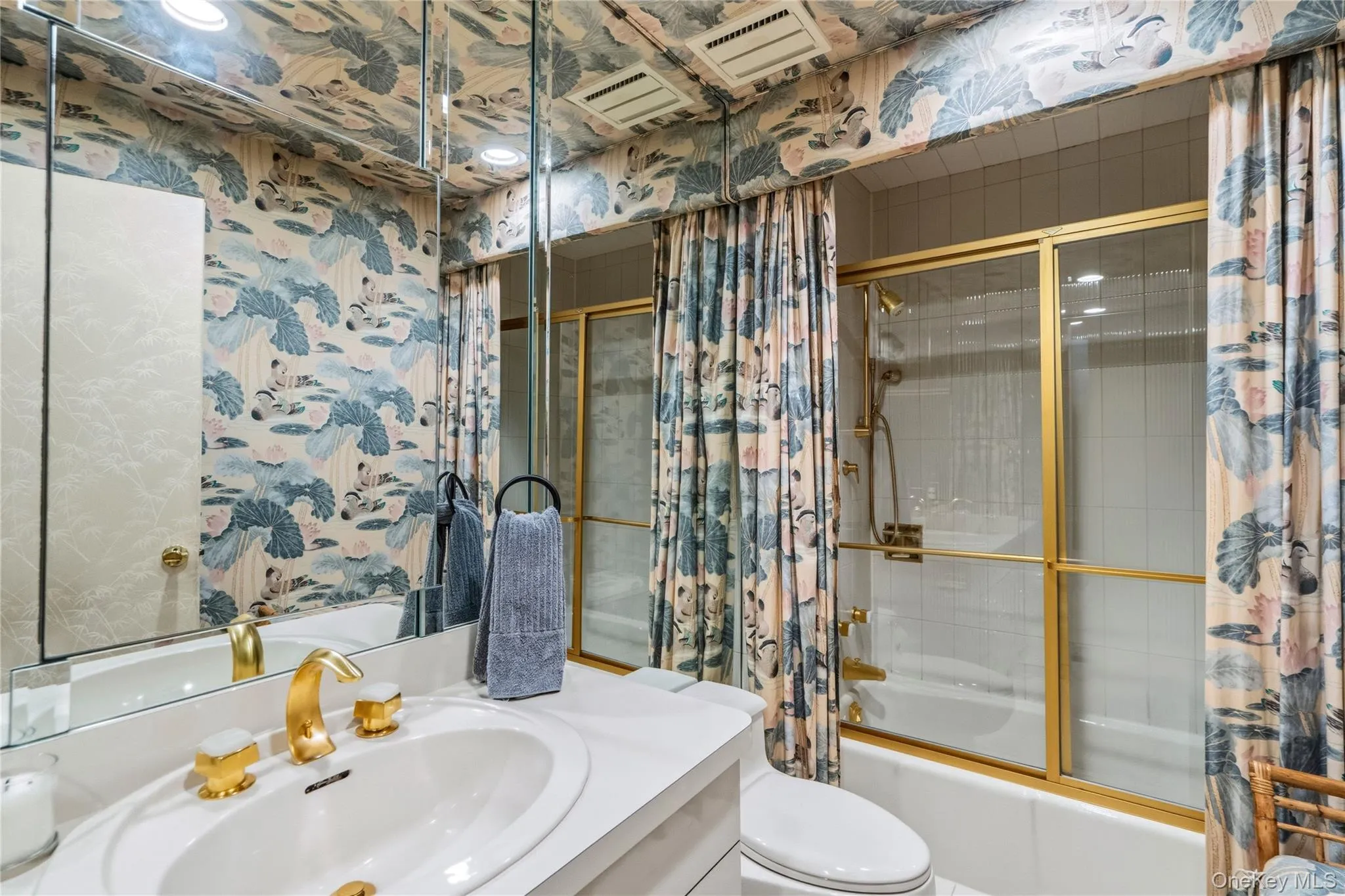 244 Estates Terrace, North Hempstead, NY, 2 Bedrooms Bedrooms, 6 Rooms Rooms,2 BathroomsBathrooms,Residential,For Rent,Estates,0,1023207 244 Estates Terrace, North Hempstead, NY, 2 Bedrooms Bedrooms, 6 Rooms Rooms,2 BathroomsBathrooms,Residential,For Rent,Estates,0,1023207