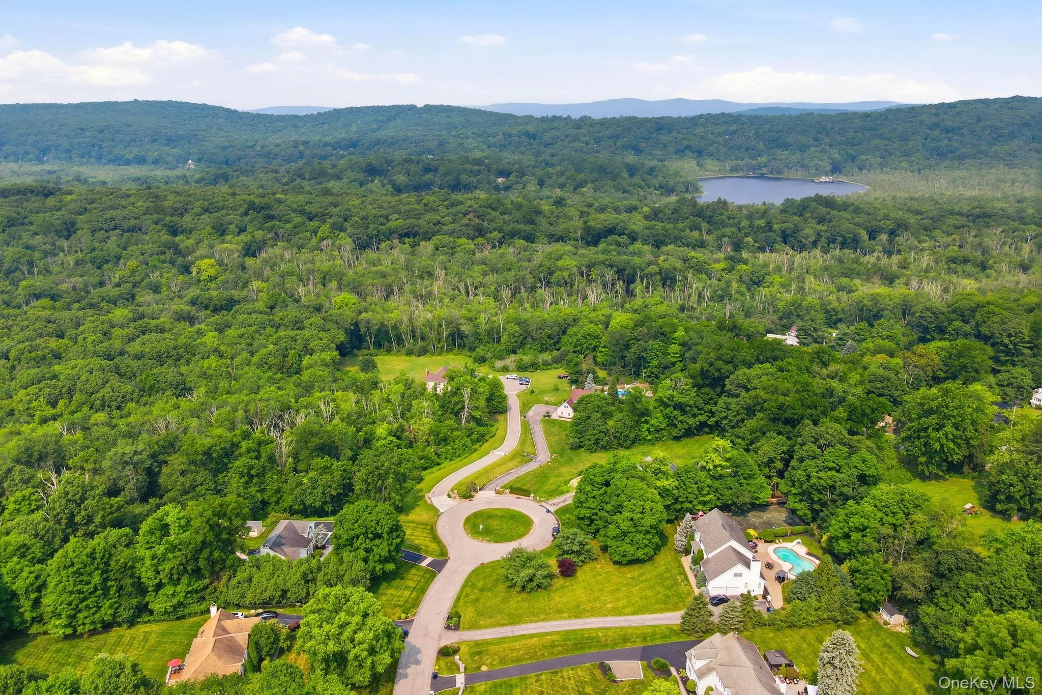 17 Meadow Crest Drive, Putnam Valley, NY, 4 Bedrooms Bedrooms, 9 Rooms Rooms,3 BathroomsBathrooms,Residential,For Rent,Meadow Crest,0,1023209 17 Meadow Crest Drive, Putnam Valley, NY, 4 Bedrooms Bedrooms, 9 Rooms Rooms,3 BathroomsBathrooms,Residential,For Rent,Meadow Crest,0,1023209