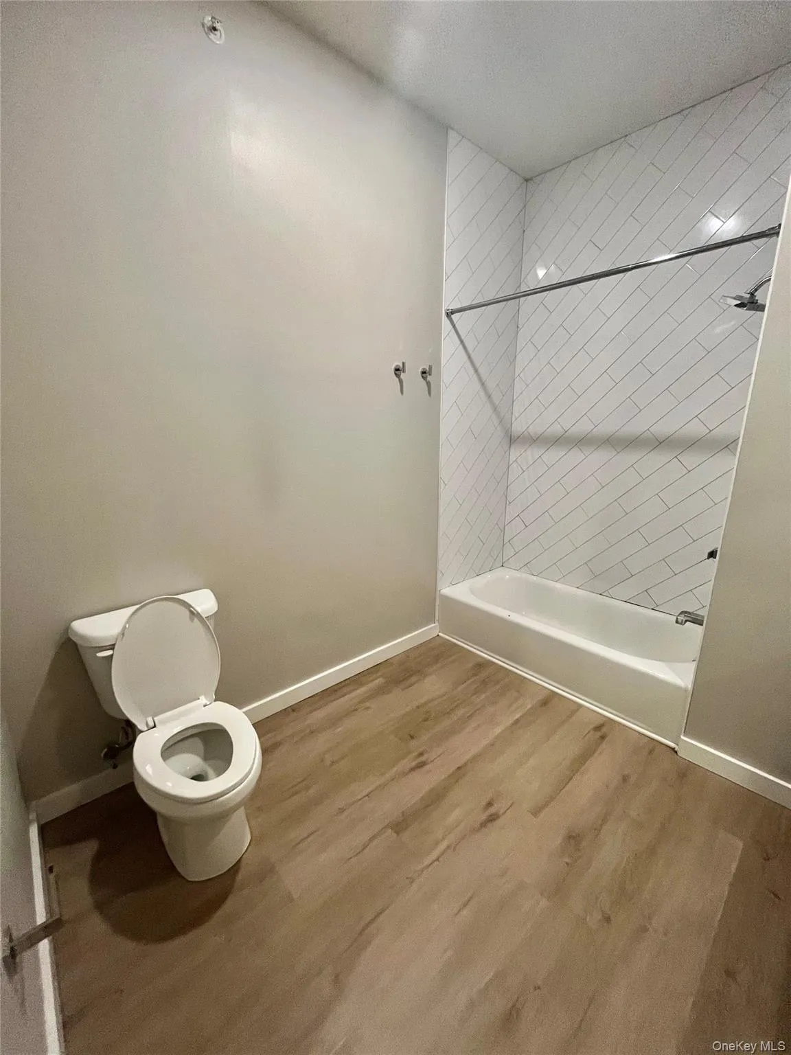 289 Main, Poughkeepsie, NY, 2 Bedrooms Bedrooms, 3 Rooms Rooms,1 BathroomBathrooms,Residential Lease,For Rent,Main,0,1023219 289 Main, Poughkeepsie, NY, 2 Bedrooms Bedrooms, 3 Rooms Rooms,1 BathroomBathrooms,Residential Lease,For Rent,Main,0,1023219
