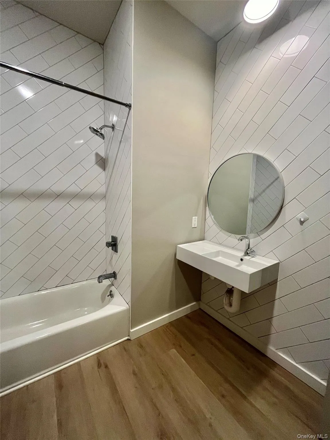 289 Main, Poughkeepsie, NY, 2 Bedrooms Bedrooms, 3 Rooms Rooms,1 BathroomBathrooms,Residential Lease,For Rent,Main,0,1023219 289 Main, Poughkeepsie, NY, 2 Bedrooms Bedrooms, 3 Rooms Rooms,1 BathroomBathrooms,Residential Lease,For Rent,Main,0,1023219