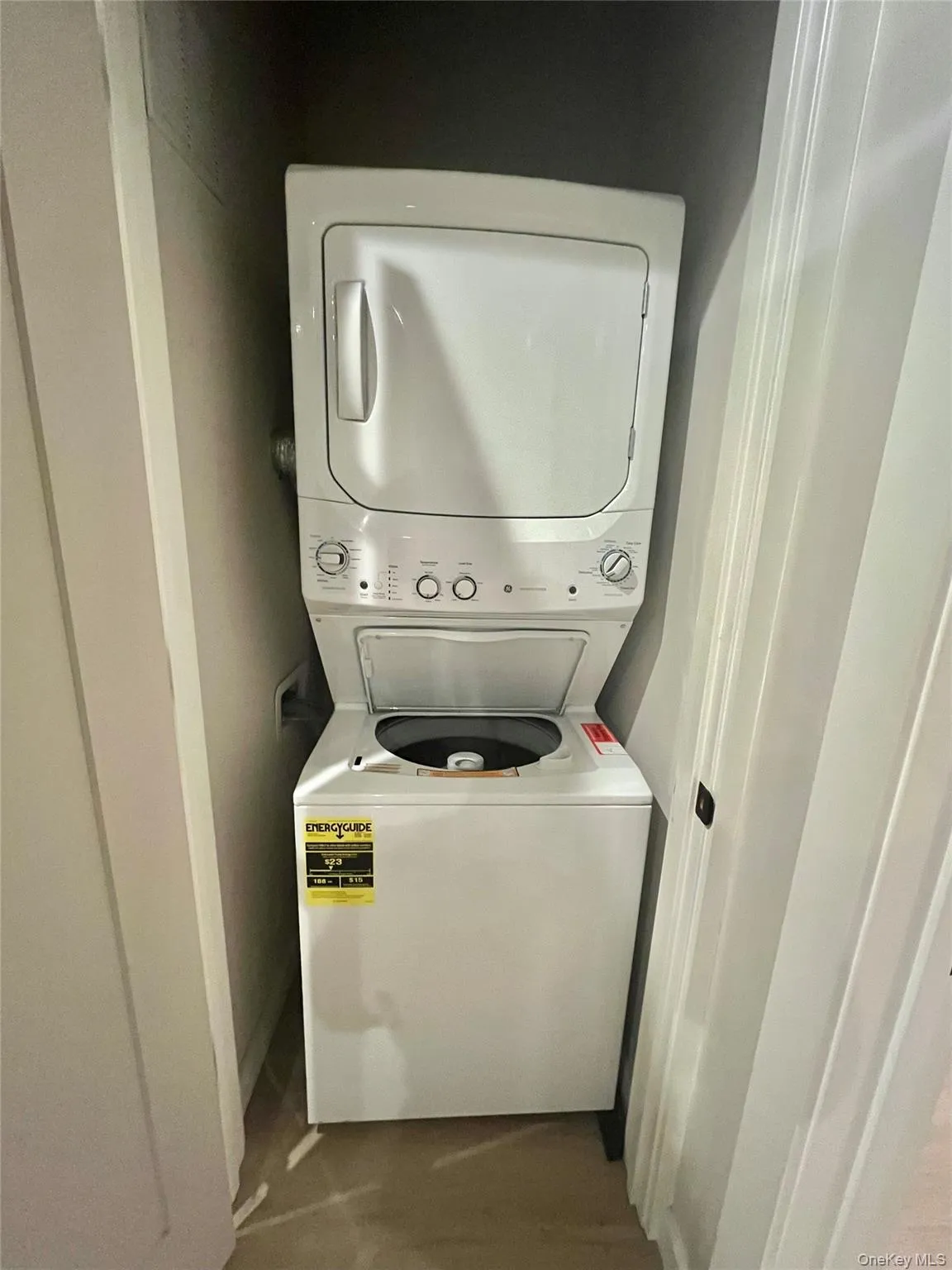 289 Main, Poughkeepsie, NY, 2 Bedrooms Bedrooms, 3 Rooms Rooms,1 BathroomBathrooms,Residential Lease,For Rent,Main,0,1023219 289 Main, Poughkeepsie, NY, 2 Bedrooms Bedrooms, 3 Rooms Rooms,1 BathroomBathrooms,Residential Lease,For Rent,Main,0,1023219