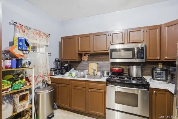 216 Dubois Street, Newburgh (city), NY, 3 Bedrooms Bedrooms, 5 Rooms Rooms,1 BathroomBathrooms,Residential,For Rent,Dubois,0,1023224 216 Dubois Street, Newburgh (city), NY, 3 Bedrooms Bedrooms, 5 Rooms Rooms,1 BathroomBathrooms,Residential,For Rent,Dubois,0,1023224