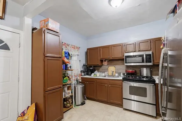216 Dubois Street, Newburgh (city), NY, 3 Bedrooms Bedrooms, 5 Rooms Rooms,1 BathroomBathrooms,Residential,For Rent,Dubois,0,1023224 216 Dubois Street, Newburgh (city), NY, 3 Bedrooms Bedrooms, 5 Rooms Rooms,1 BathroomBathrooms,Residential,For Rent,Dubois,0,1023224