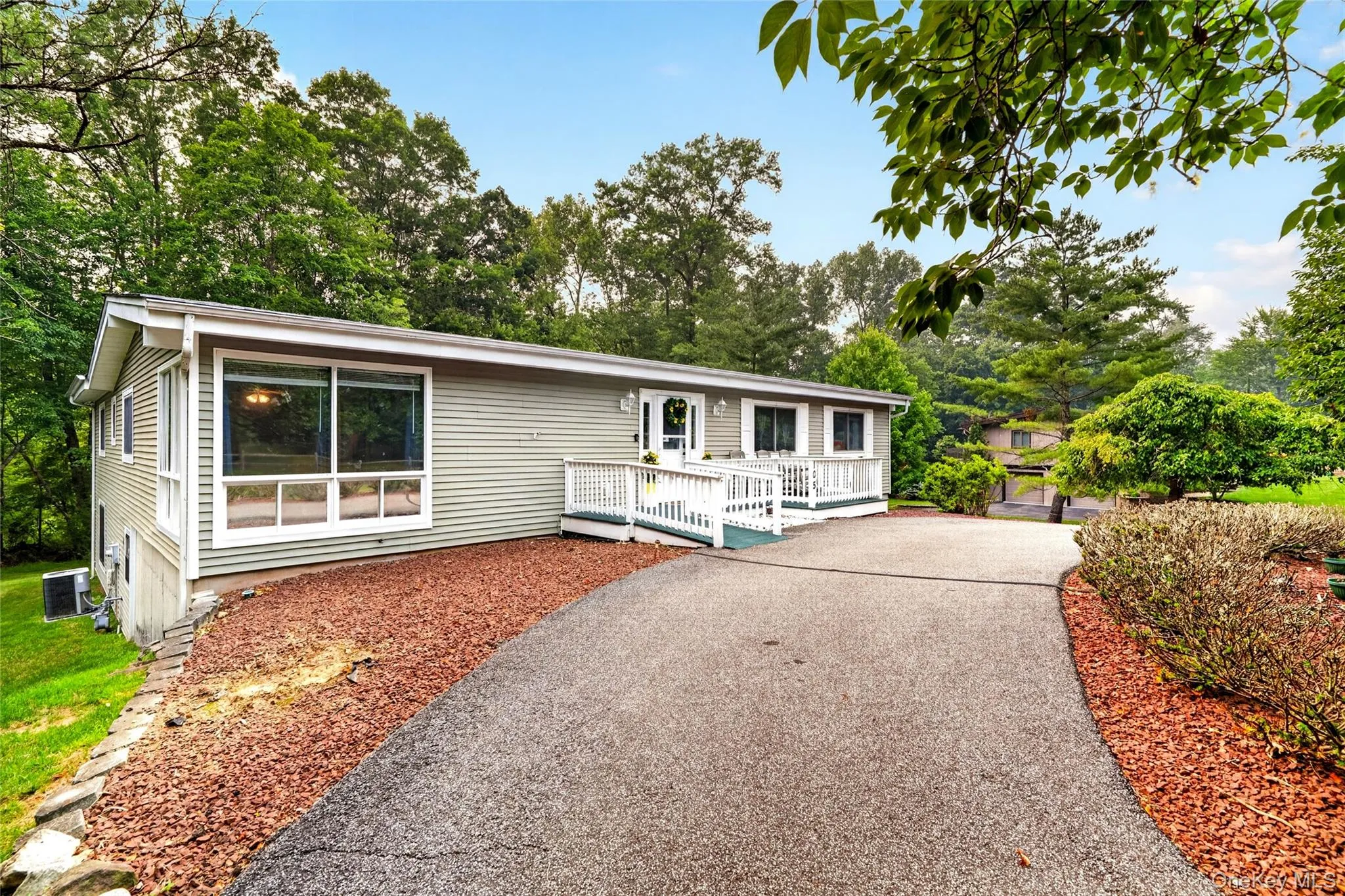 105 Robinhood Lane, Clarkstown, NY, 3 Bedrooms Bedrooms, 7 Rooms Rooms,2 BathroomsBathrooms,Residential,For Rent,Robinhood,0,1023225 105 Robinhood Lane, Clarkstown, NY, 3 Bedrooms Bedrooms, 7 Rooms Rooms,2 BathroomsBathrooms,Residential,For Rent,Robinhood,0,1023225