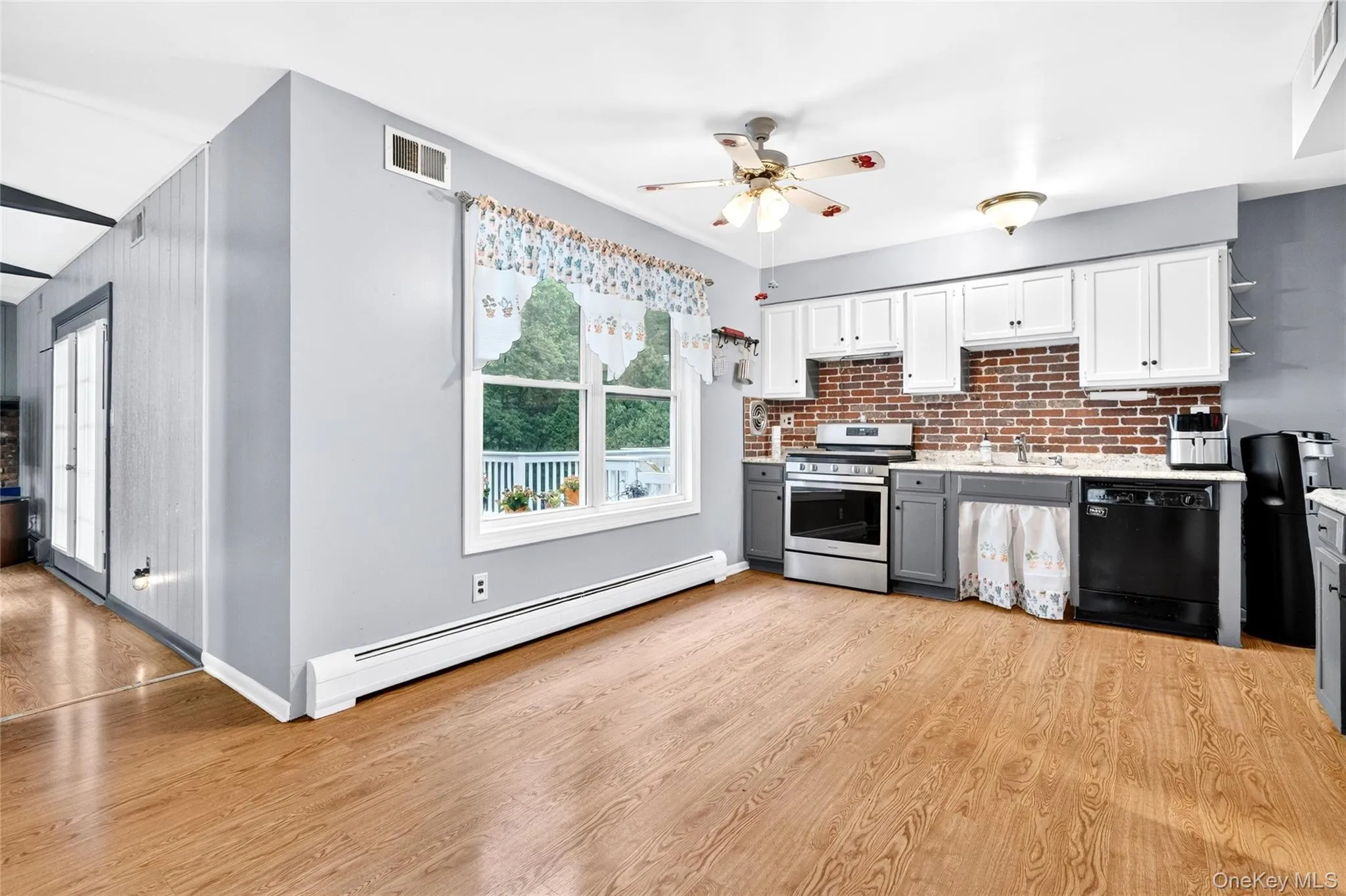 105 Robinhood Lane, Clarkstown, NY, 3 Bedrooms Bedrooms, 7 Rooms Rooms,2 BathroomsBathrooms,Residential,For Rent,Robinhood,0,1023225 105 Robinhood Lane, Clarkstown, NY, 3 Bedrooms Bedrooms, 7 Rooms Rooms,2 BathroomsBathrooms,Residential,For Rent,Robinhood,0,1023225