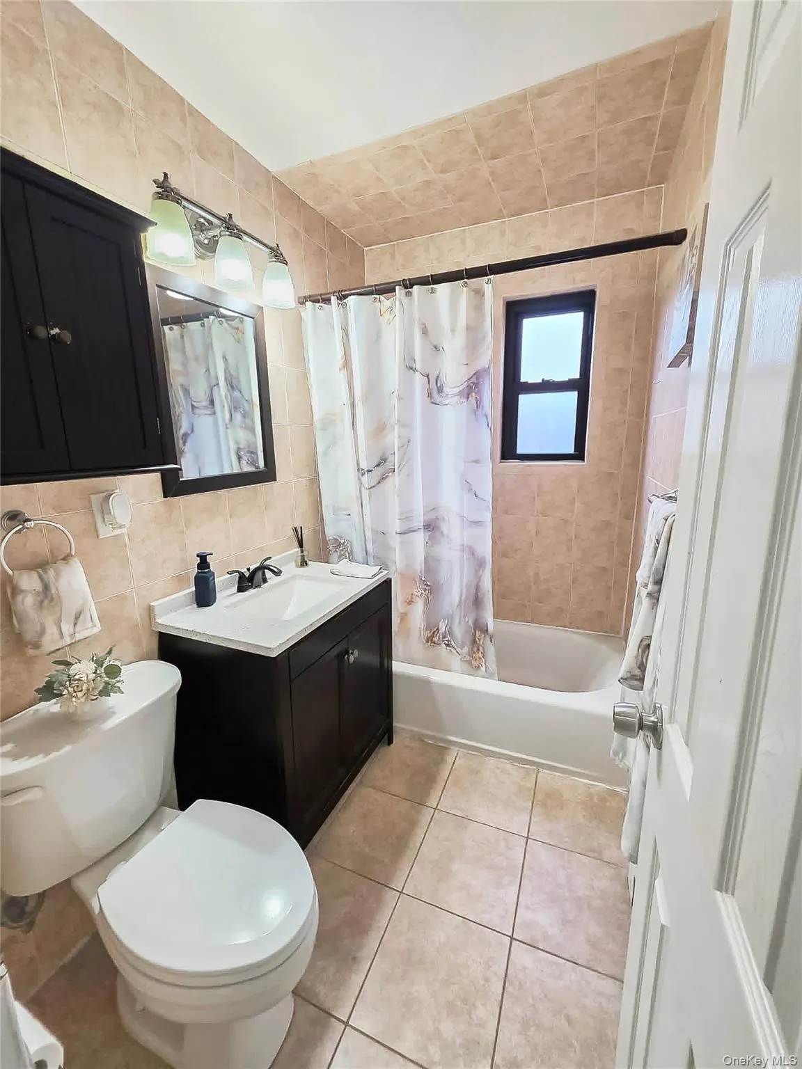 155-29 81st Street, New York, NY, 2 Bedrooms Bedrooms, 6 Rooms Rooms,1 BathroomBathrooms,Residential,For Rent,81st,0,1023227 155-29 81st Street, New York, NY, 2 Bedrooms Bedrooms, 6 Rooms Rooms,1 BathroomBathrooms,Residential,For Rent,81st,0,1023227