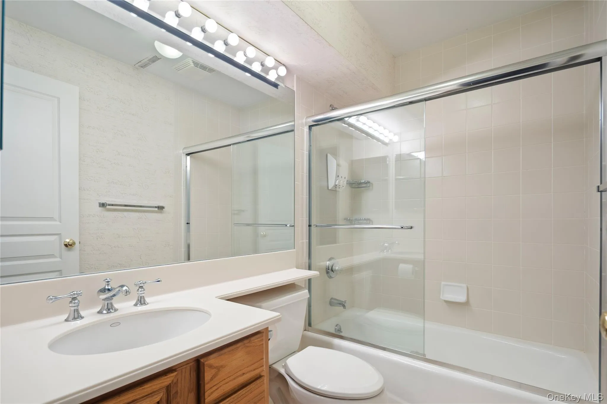 Lower Level Full Bathroom Lower Level Full Bathroom