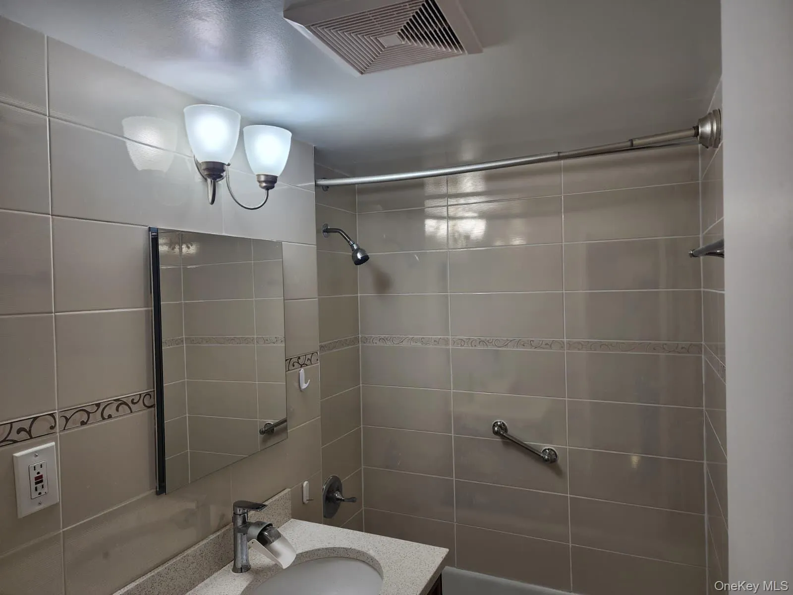 61-45 98th Street, New York, NY, 1 Bedroom Bedrooms, 4 Rooms Rooms,1 BathroomBathrooms,Residential Lease,For Rent,98th,0,1023235 61-45 98th Street, New York, NY, 1 Bedroom Bedrooms, 4 Rooms Rooms,1 BathroomBathrooms,Residential Lease,For Rent,98th,0,1023235