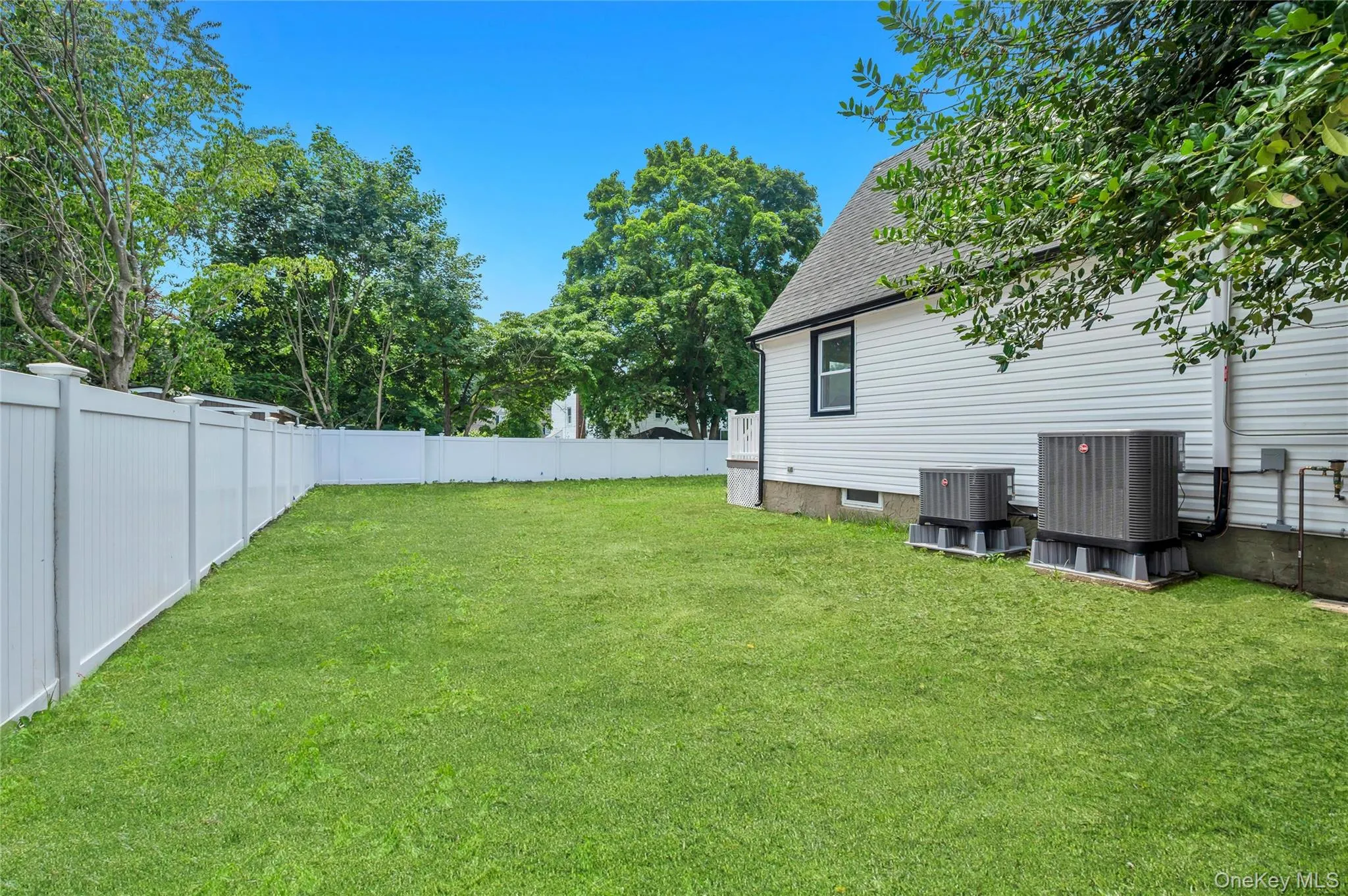 4 Ruby Lane, Huntington, NY, 4 Bedrooms Bedrooms, 6 Rooms Rooms,3 BathroomsBathrooms,Residential,For Rent,Ruby,0,1023237 4 Ruby Lane, Huntington, NY, 4 Bedrooms Bedrooms, 6 Rooms Rooms,3 BathroomsBathrooms,Residential,For Rent,Ruby,0,1023237