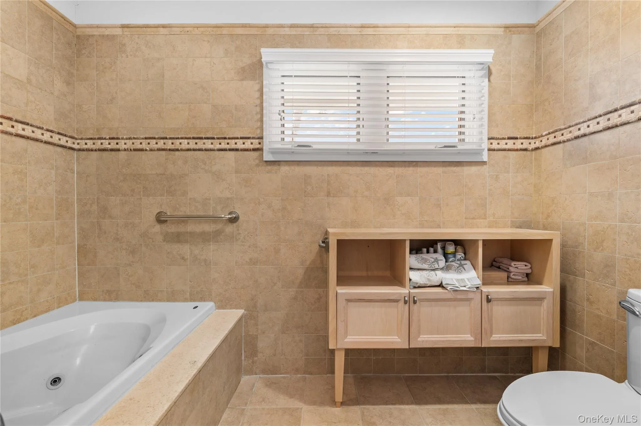 32 Westland Drive, Glen Cove, NY, 4 Bedrooms Bedrooms, 8 Rooms Rooms,3 BathroomsBathrooms,Residential,For Rent,Westland,0,1023246 32 Westland Drive, Glen Cove, NY, 4 Bedrooms Bedrooms, 8 Rooms Rooms,3 BathroomsBathrooms,Residential,For Rent,Westland,0,1023246