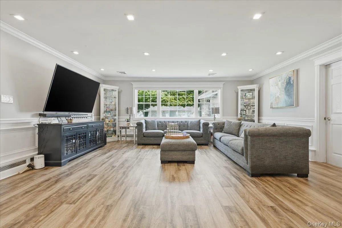 45 Cottonwood Lane, Hempstead, NY, 4 Bedrooms Bedrooms, 7 Rooms Rooms,2 BathroomsBathrooms,Residential,For Rent,Cottonwood,0,1023255 45 Cottonwood Lane, Hempstead, NY, 4 Bedrooms Bedrooms, 7 Rooms Rooms,2 BathroomsBathrooms,Residential,For Rent,Cottonwood,0,1023255