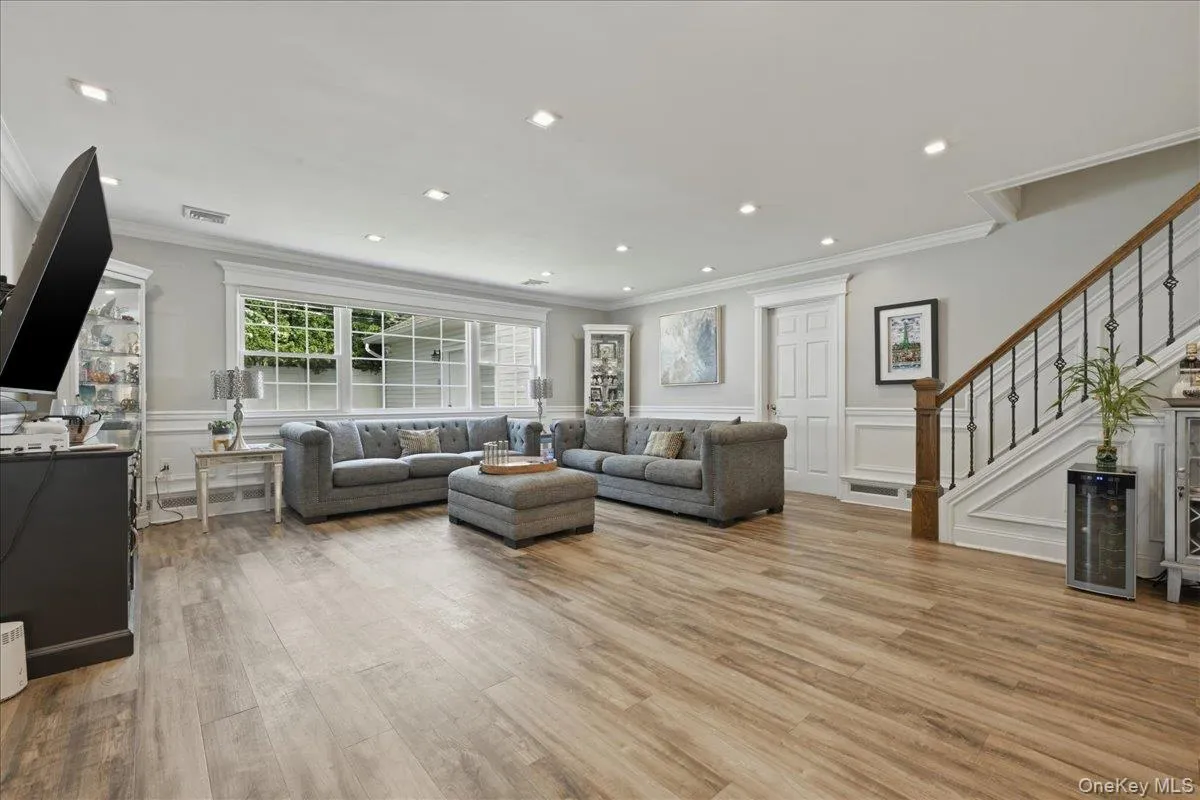 45 Cottonwood Lane, Hempstead, NY, 4 Bedrooms Bedrooms, 7 Rooms Rooms,2 BathroomsBathrooms,Residential,For Rent,Cottonwood,0,1023255 45 Cottonwood Lane, Hempstead, NY, 4 Bedrooms Bedrooms, 7 Rooms Rooms,2 BathroomsBathrooms,Residential,For Rent,Cottonwood,0,1023255