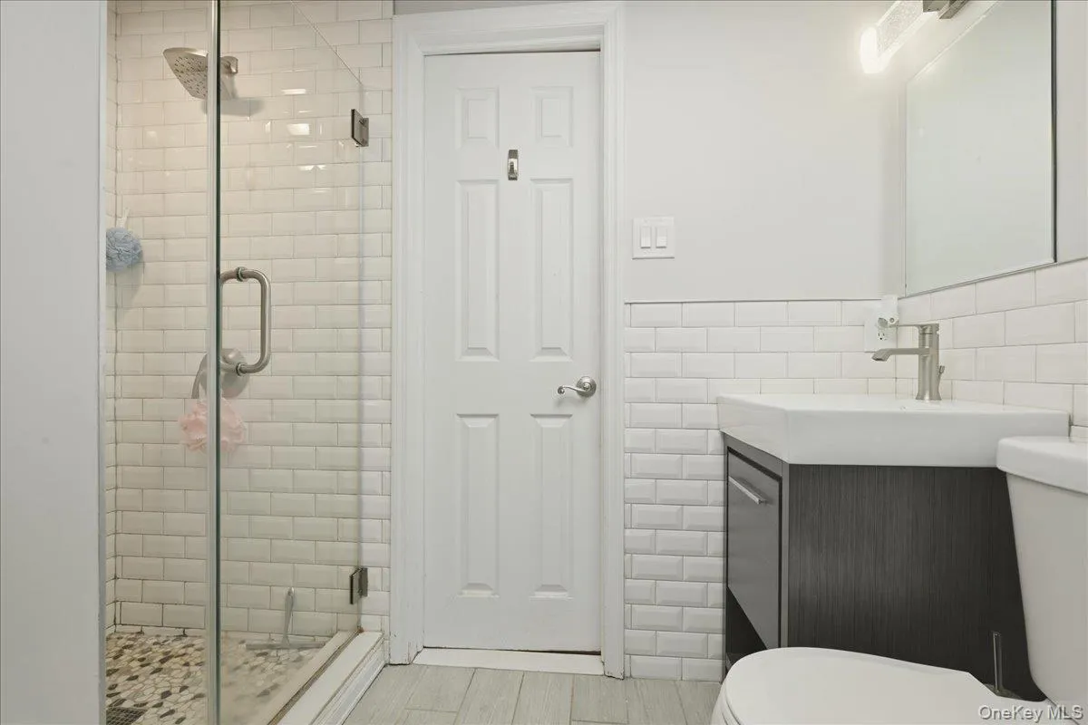 45 Cottonwood Lane, Hempstead, NY, 4 Bedrooms Bedrooms, 7 Rooms Rooms,2 BathroomsBathrooms,Residential,For Rent,Cottonwood,0,1023255 45 Cottonwood Lane, Hempstead, NY, 4 Bedrooms Bedrooms, 7 Rooms Rooms,2 BathroomsBathrooms,Residential,For Rent,Cottonwood,0,1023255