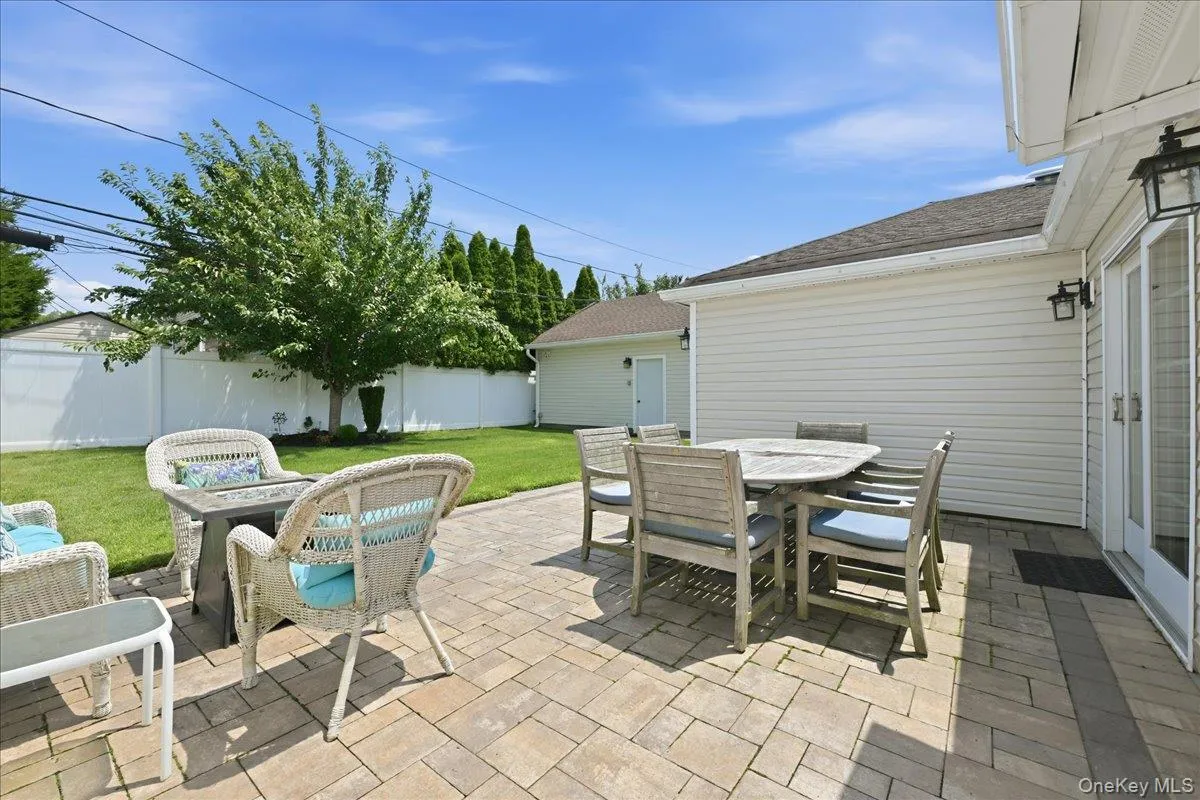 45 Cottonwood Lane, Hempstead, NY, 4 Bedrooms Bedrooms, 7 Rooms Rooms,2 BathroomsBathrooms,Residential,For Rent,Cottonwood,0,1023255 45 Cottonwood Lane, Hempstead, NY, 4 Bedrooms Bedrooms, 7 Rooms Rooms,2 BathroomsBathrooms,Residential,For Rent,Cottonwood,0,1023255