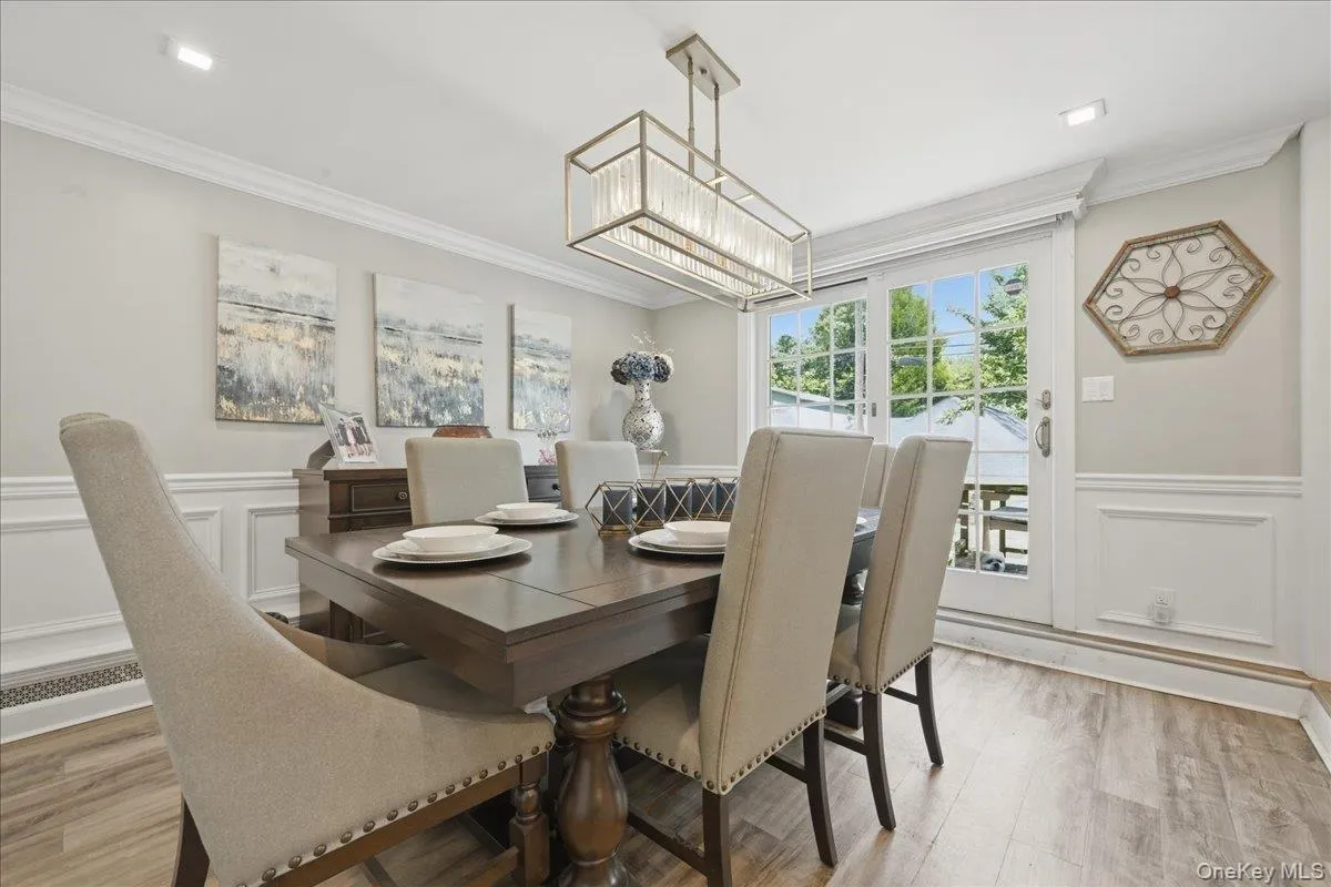 45 Cottonwood Lane, Hempstead, NY, 4 Bedrooms Bedrooms, 7 Rooms Rooms,2 BathroomsBathrooms,Residential,For Rent,Cottonwood,0,1023255 45 Cottonwood Lane, Hempstead, NY, 4 Bedrooms Bedrooms, 7 Rooms Rooms,2 BathroomsBathrooms,Residential,For Rent,Cottonwood,0,1023255