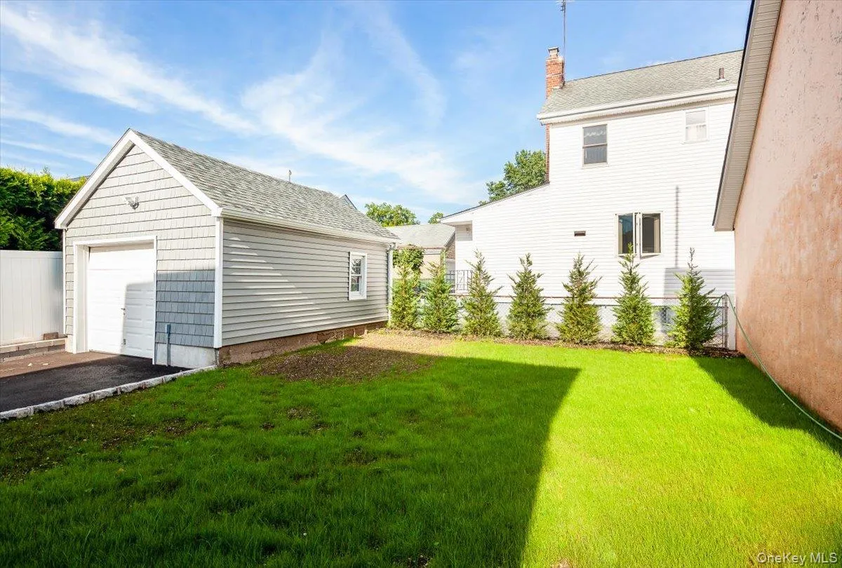 310 Columbus Parkway, North Hempstead, NY, 3 Bedrooms Bedrooms, 9 Rooms Rooms,2 BathroomsBathrooms,Residential Lease,For Rent,Columbus,0,1023257 310 Columbus Parkway, North Hempstead, NY, 3 Bedrooms Bedrooms, 9 Rooms Rooms,2 BathroomsBathrooms,Residential Lease,For Rent,Columbus,0,1023257