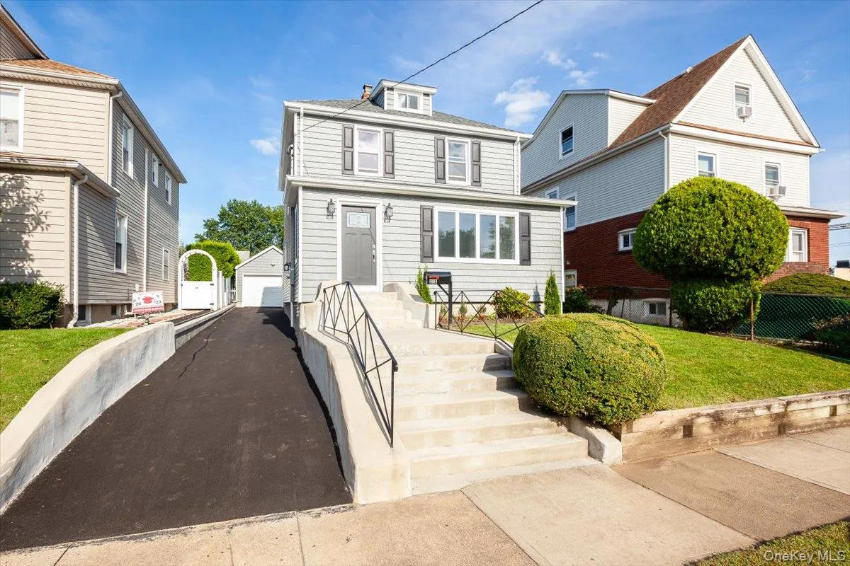 310 Columbus Parkway, North Hempstead, NY, 3 Bedrooms Bedrooms, 9 Rooms Rooms,2 BathroomsBathrooms,Residential Lease,For Rent,Columbus,0,1023257 310 Columbus Parkway, North Hempstead, NY, 3 Bedrooms Bedrooms, 9 Rooms Rooms,2 BathroomsBathrooms,Residential Lease,For Rent,Columbus,0,1023257